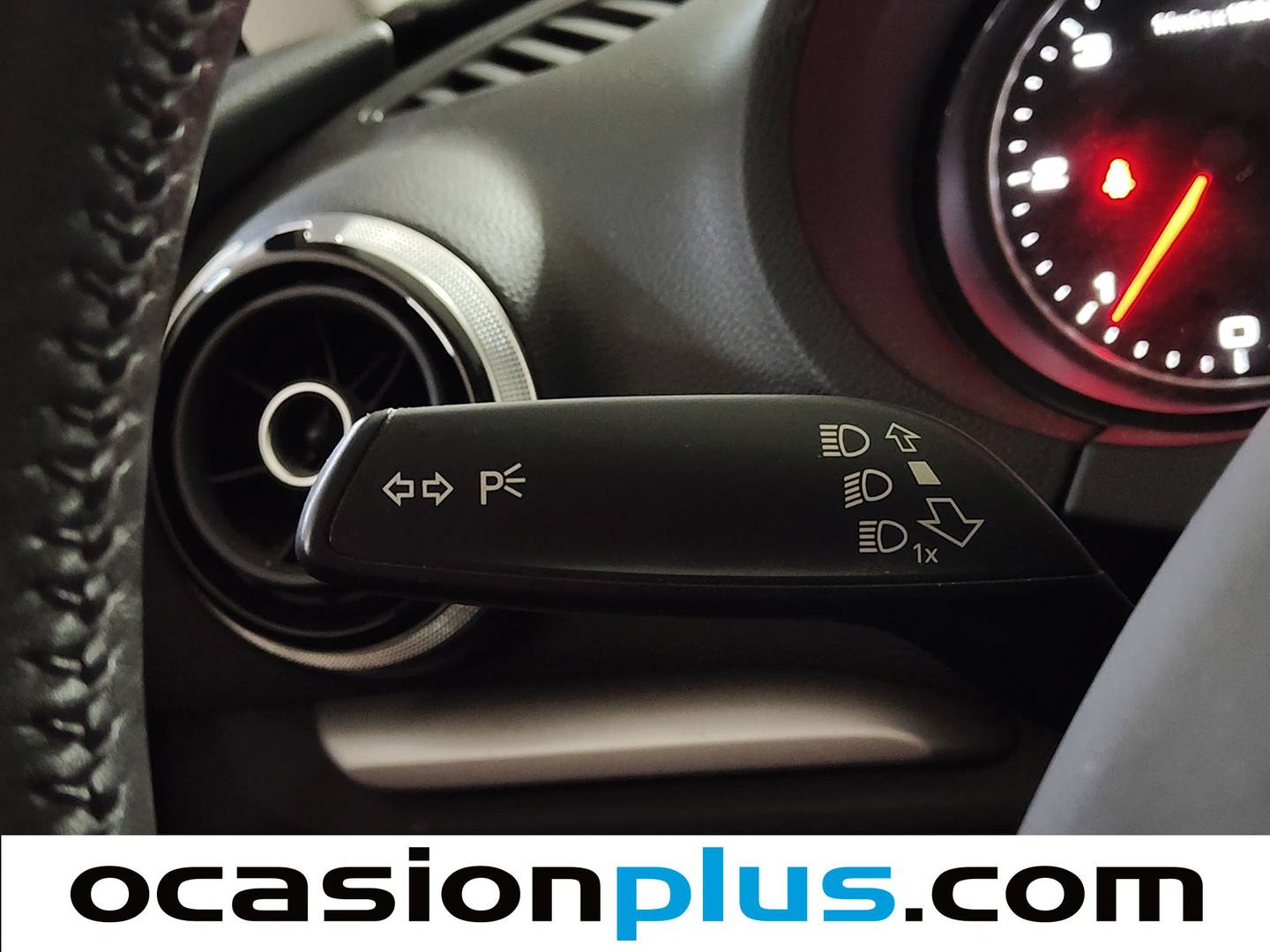 Extras del Audi A3 Audi A3 1.6 TDI Attraction edition (105 CV)