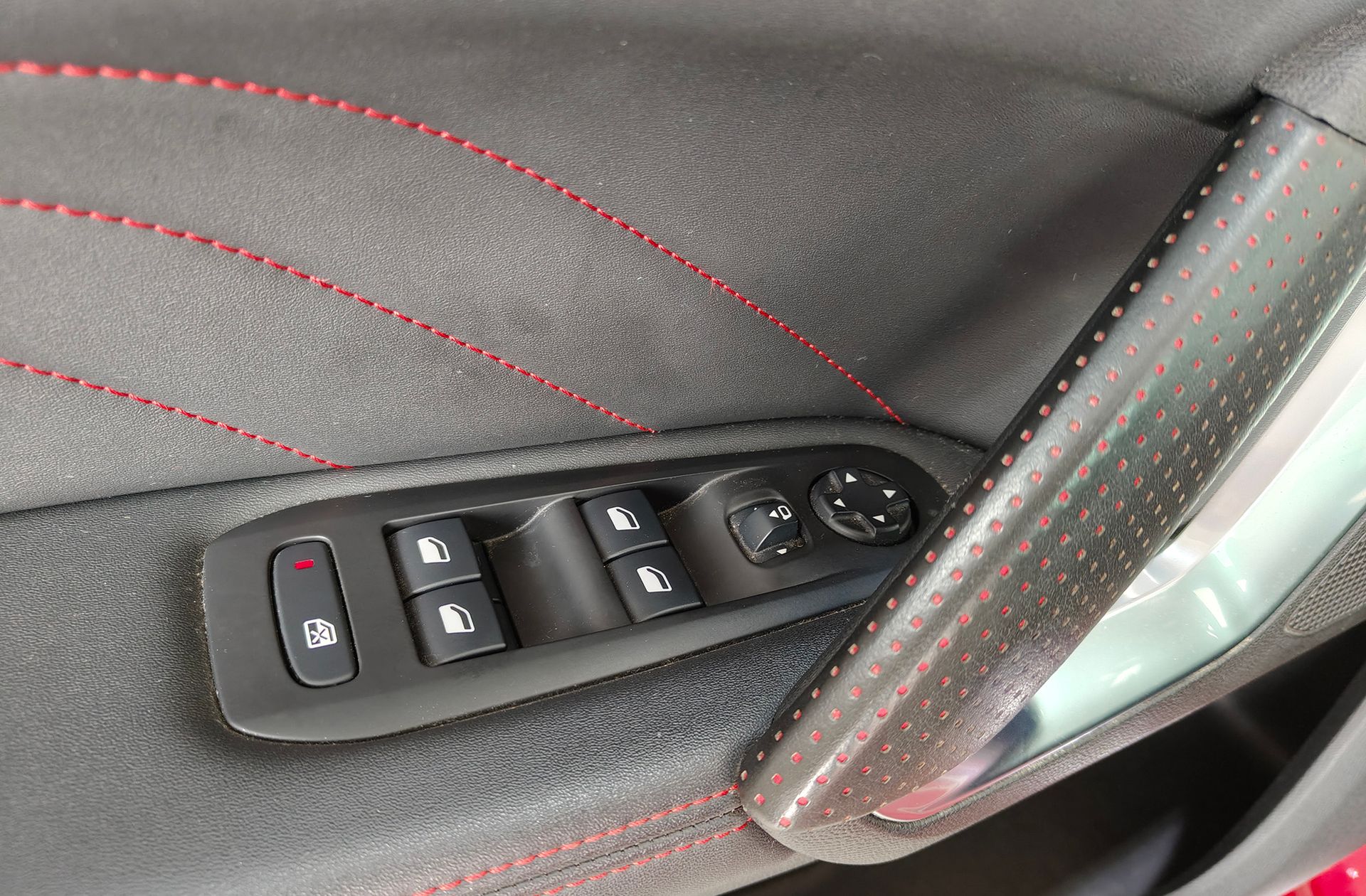 Peugeot 308 GTi by Peugeot Sport - foto 44