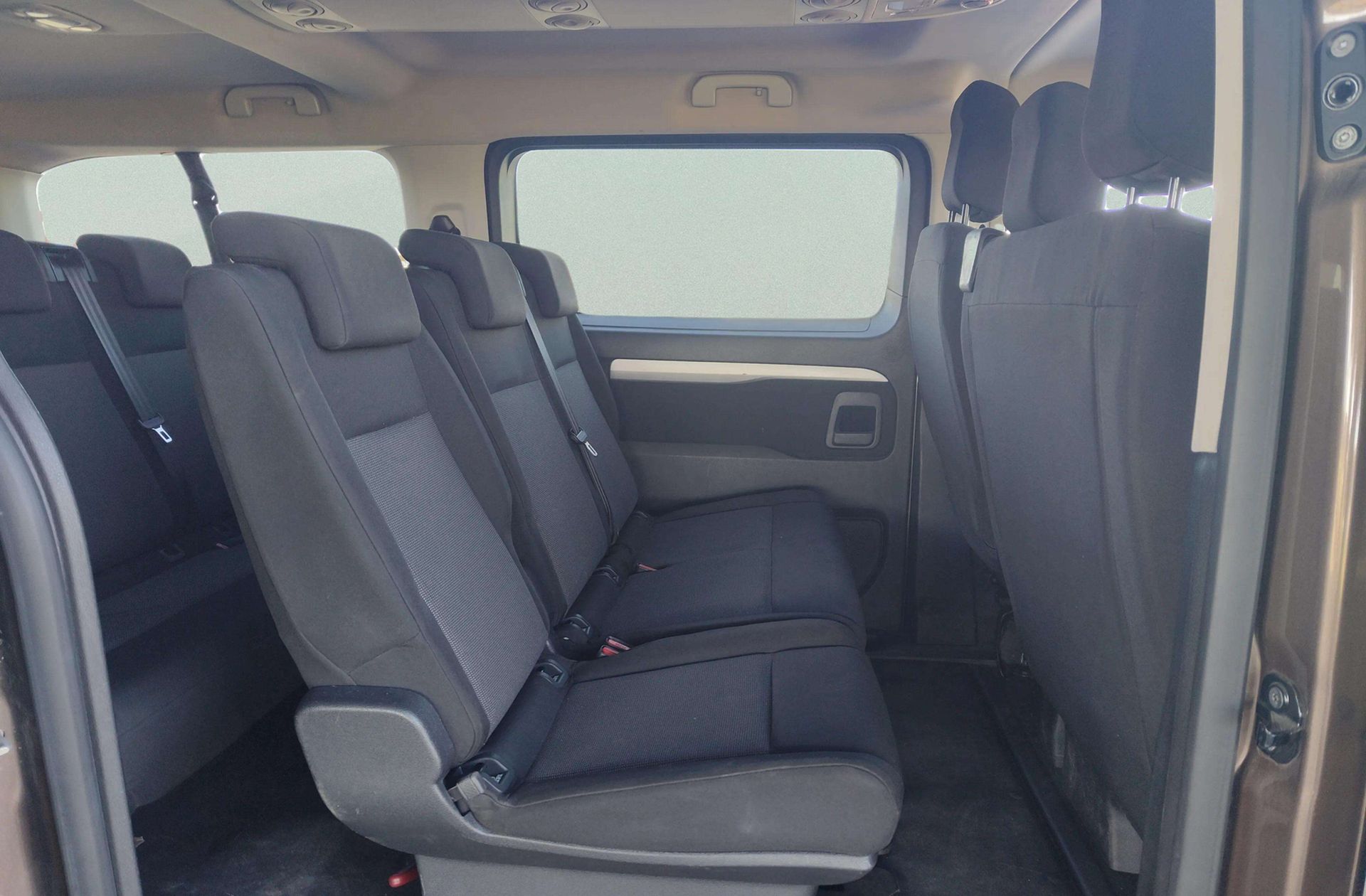 Peugeot Traveller Business 1.5 BlueHDi (120) Long 9 plazas - foto 16