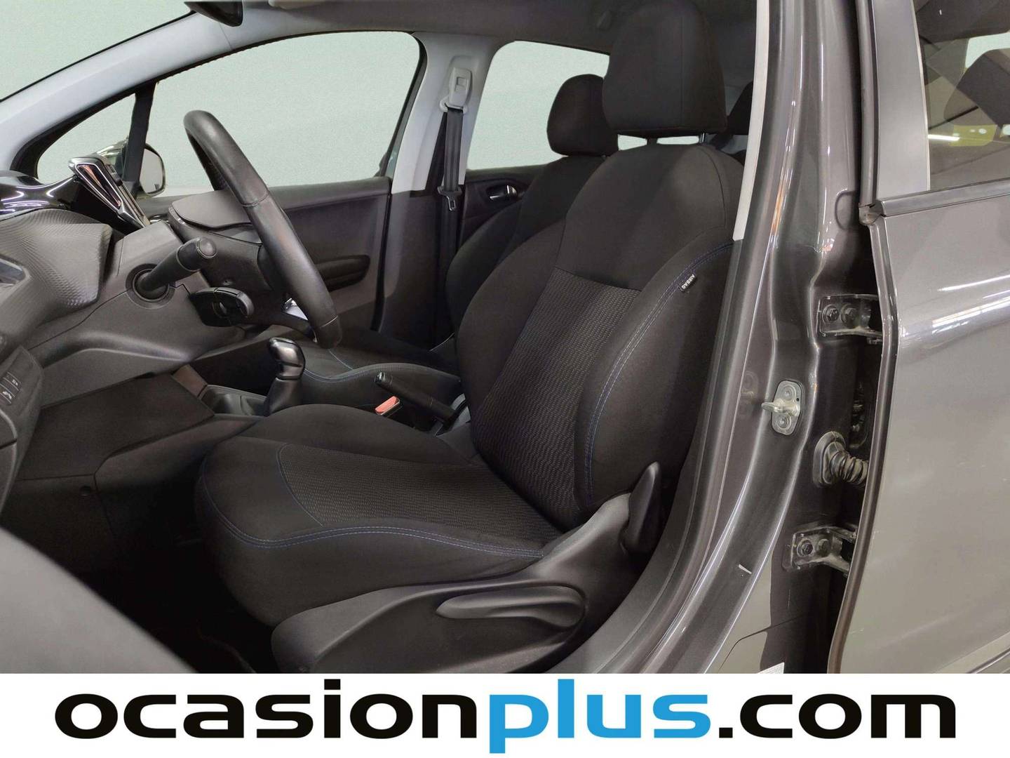 Foto asientos delanteros Peugeot 208 Peugeot 208 PureTech Signature (82 CV)
