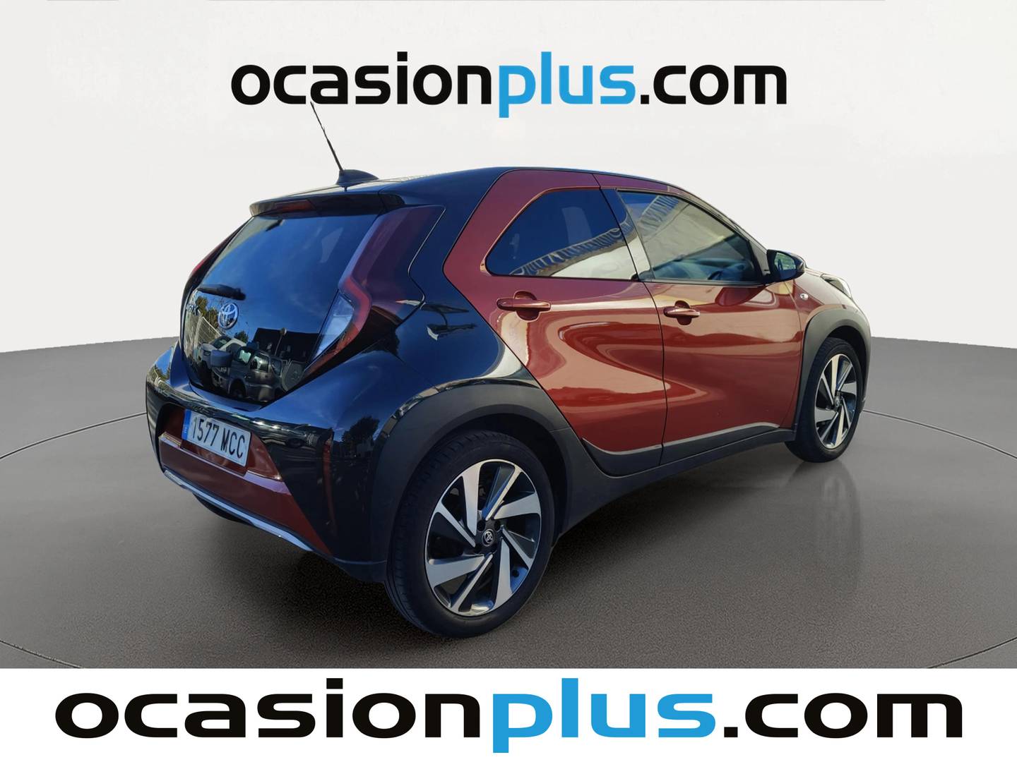 Foto trasera Toyota Aygo X Cross Toyota Aygo X Cross 1.0 VVT-I Like (72 CV) derecha