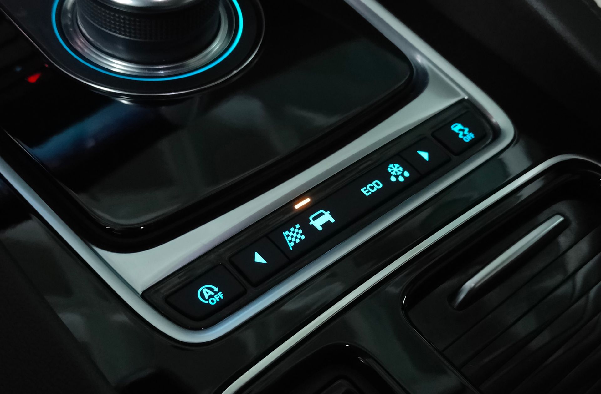 Jaguar F-Pace 2.0T i4 Prestige AWD - foto 32