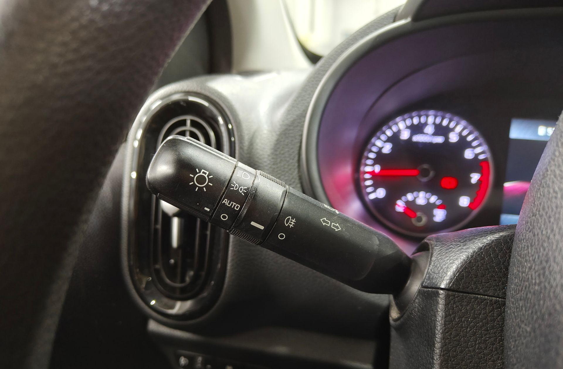 Kia Picanto 1.0 DPi Concept Pack Comfort - foto 21