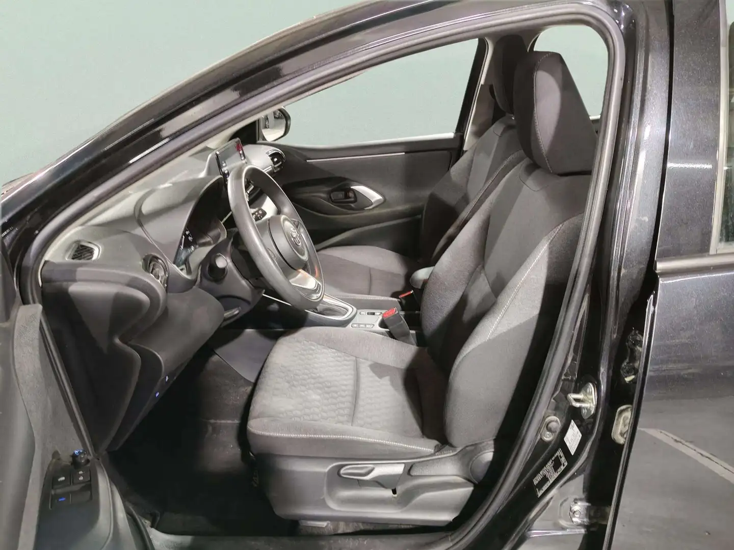 Foto Toyota Yaris Toyota Yaris 120H Business Plus (116 CV)