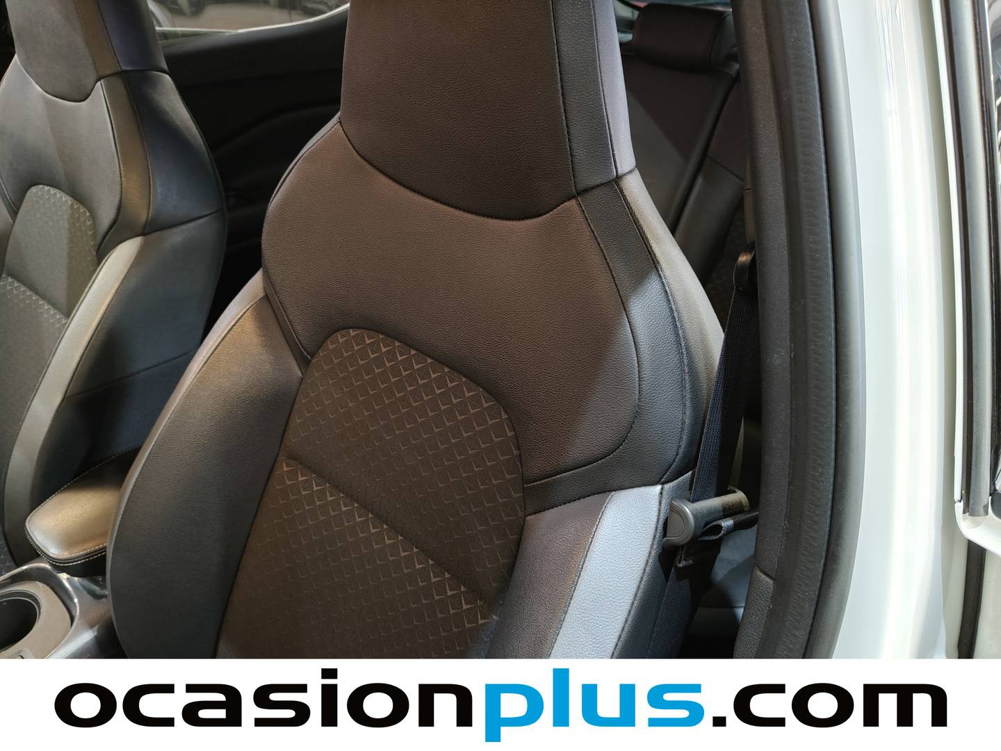 Extras del Nissan JUKE Nissan Juke Hybrid N-Design Black Auto (143 CV)