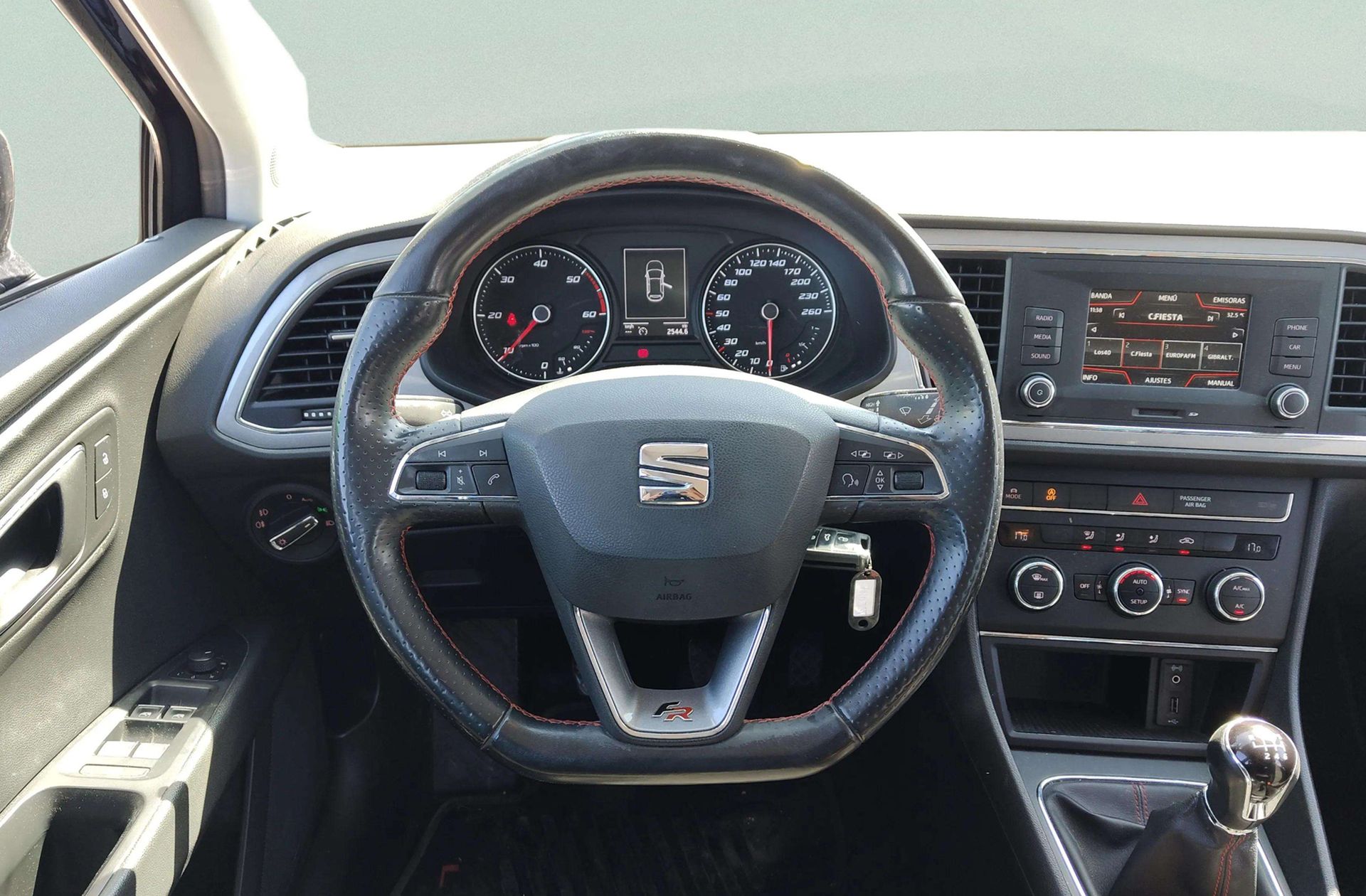 SEAT León ST 2.0 TDI FR - foto 17