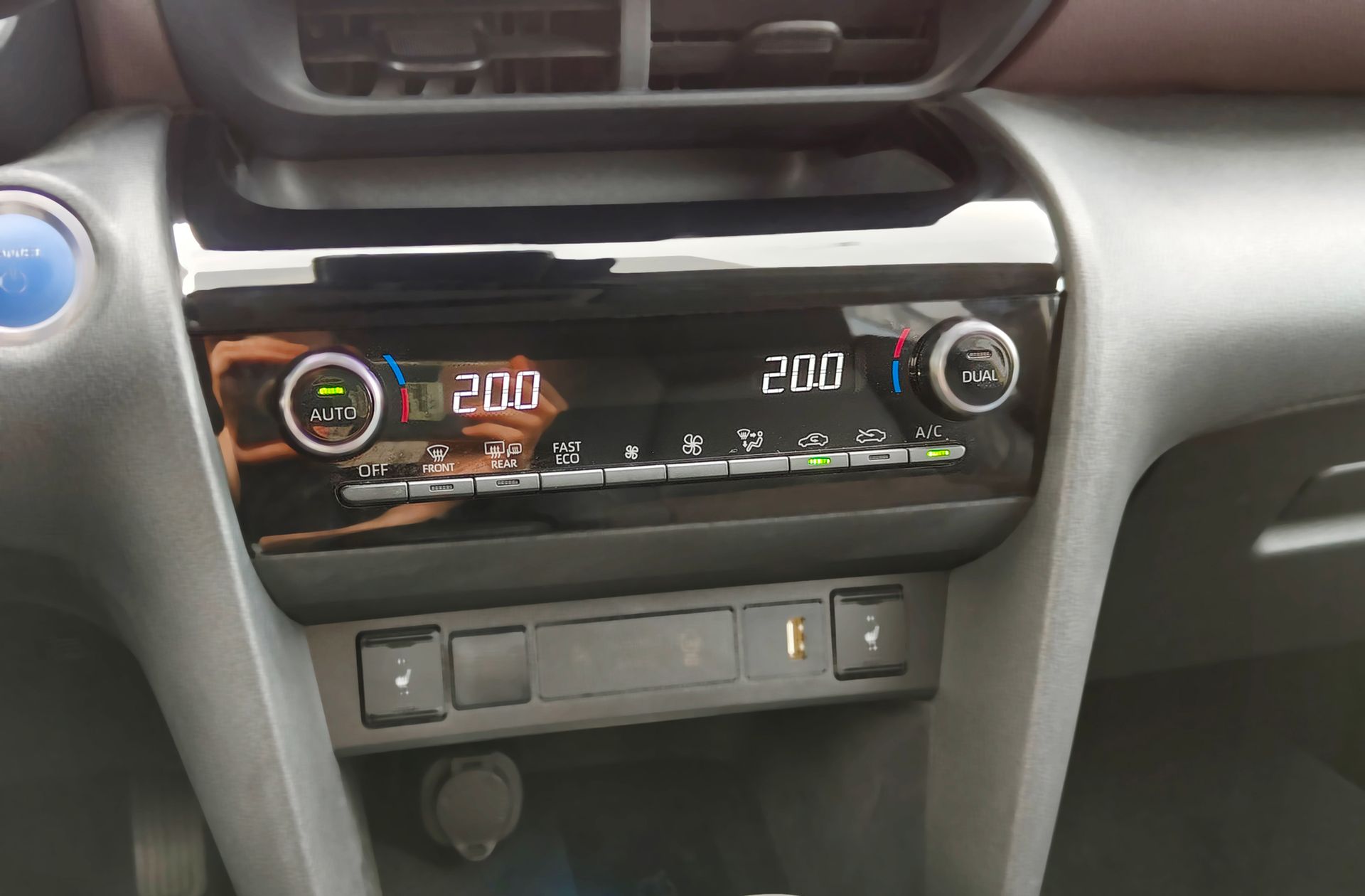Toyota Yaris Cross 120H Style - foto 34