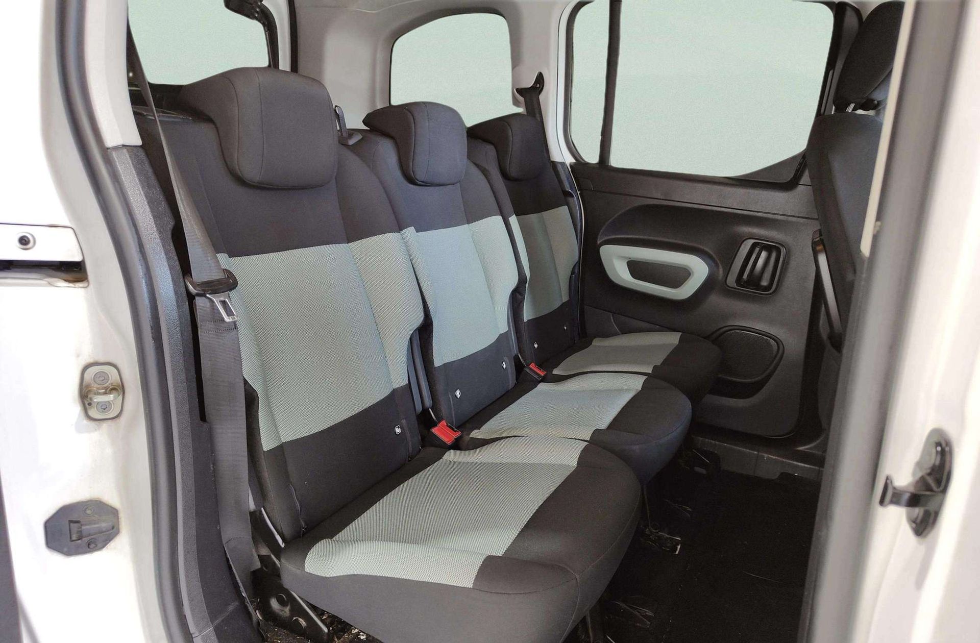 Citroën Berlingo PureTech 110 Talla M Shine - foto 16