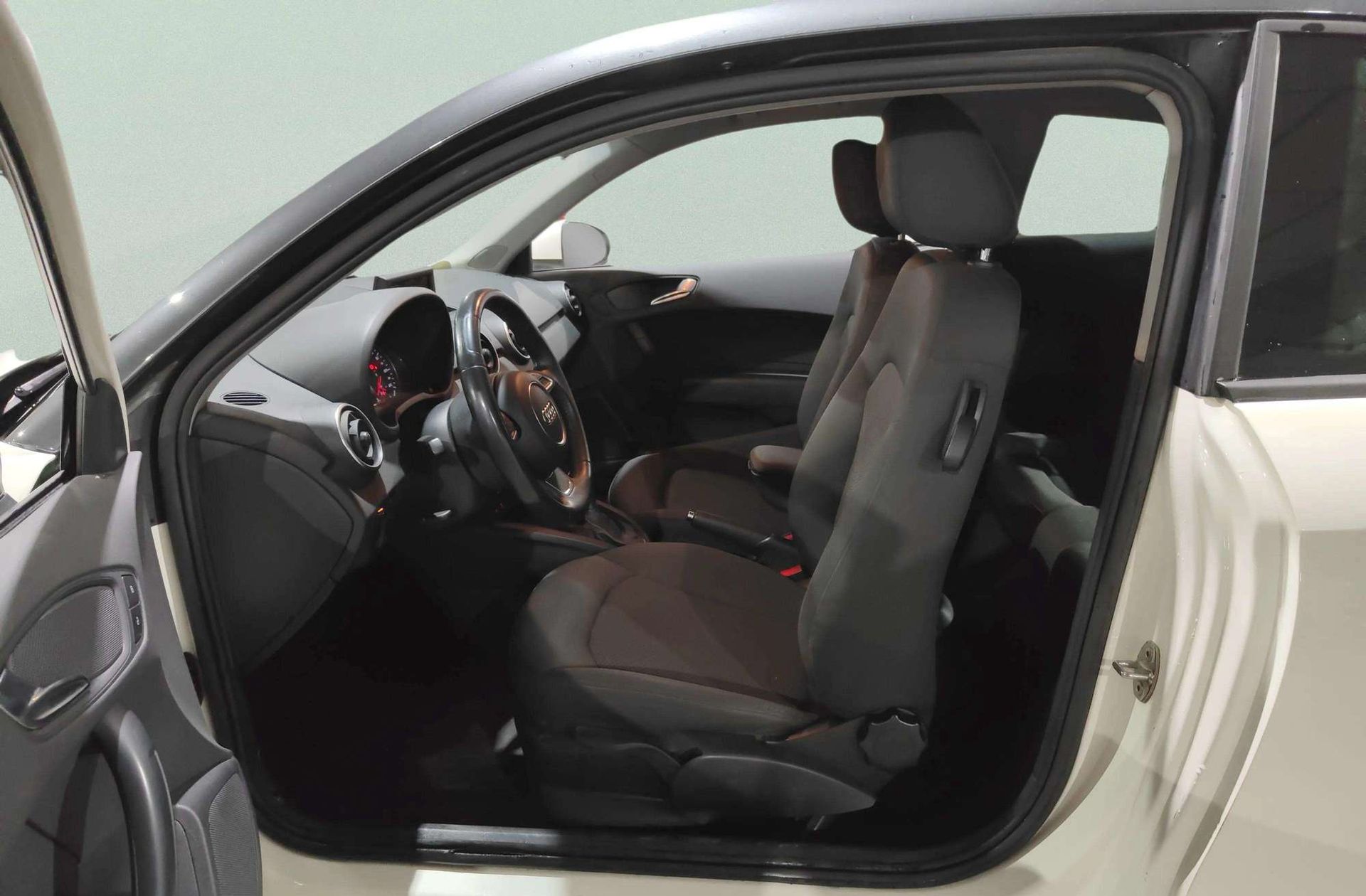 Audi A1 Attraction 1.6 TDI S tronic - foto 9