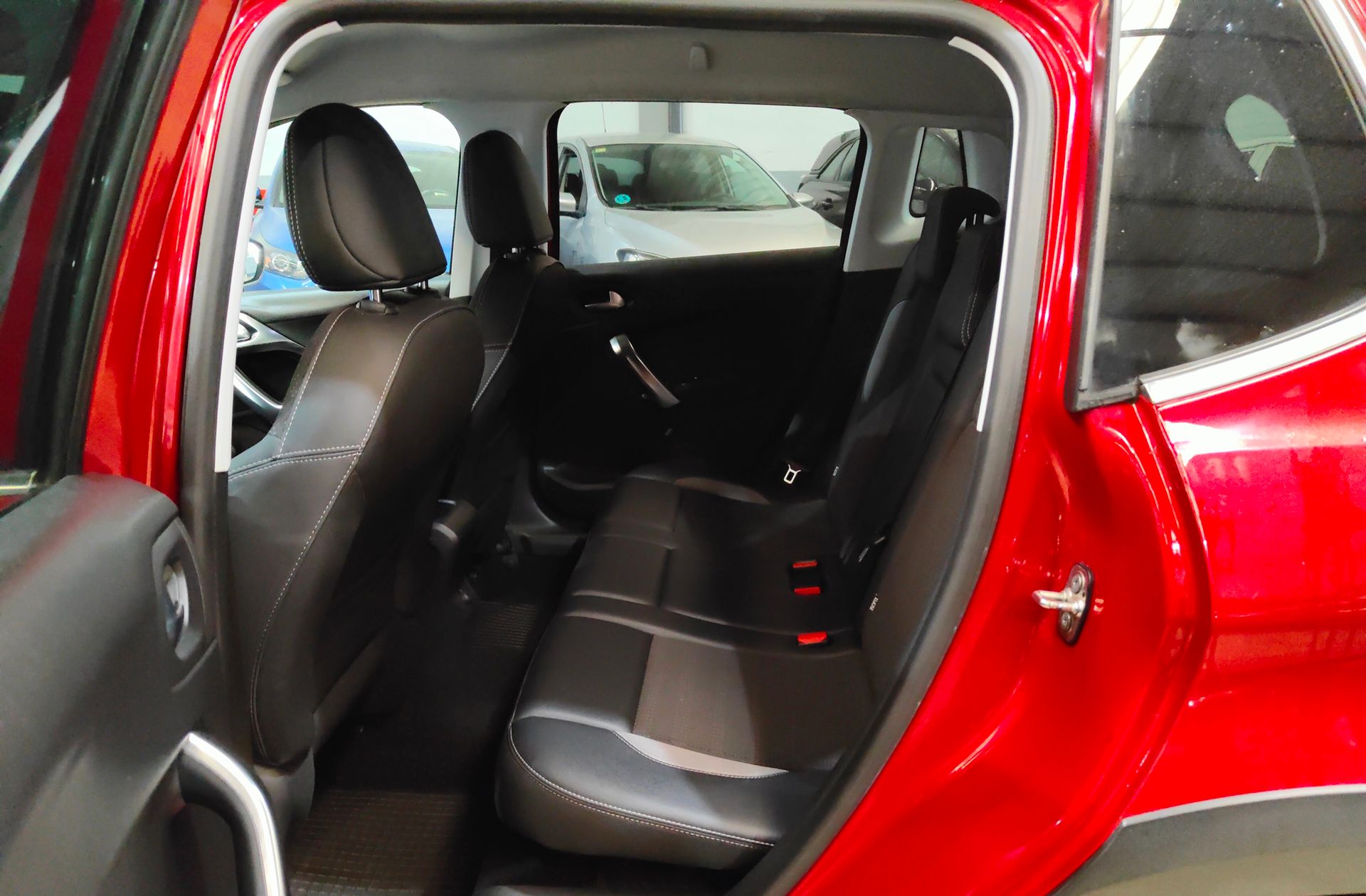 Peugeot 2008 PureTech 130 Allure - foto 12
