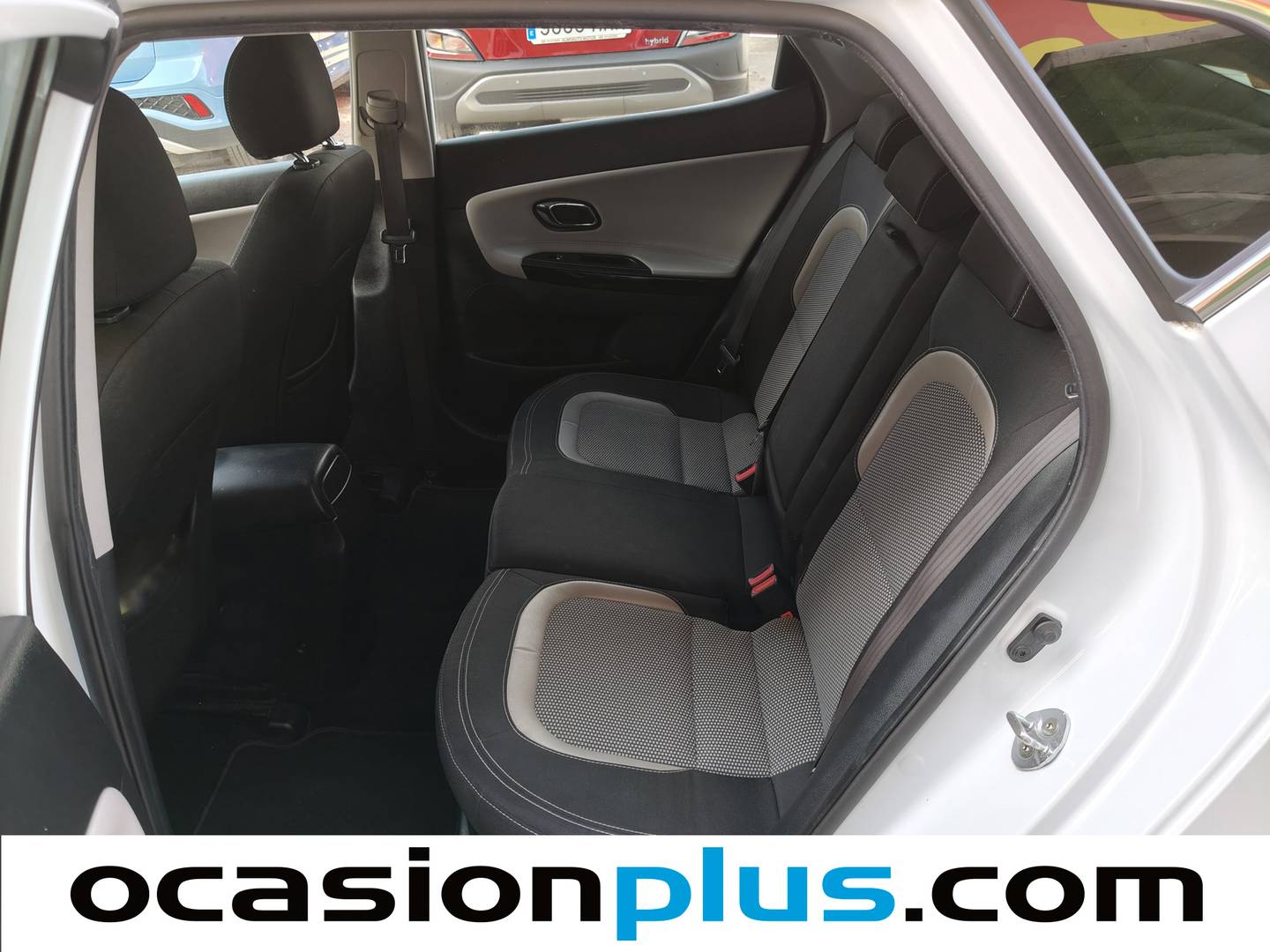 Foto asientos traseros KIA Ceed KIA Ceed 1.6 CRDi VGT Eco-Dynamics UEFA Euro2016 (136 CV)