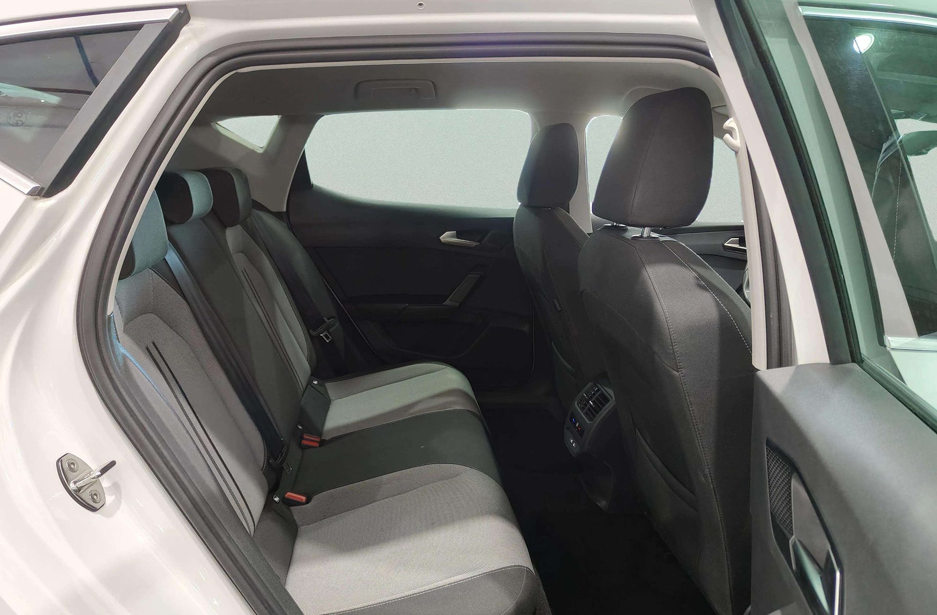 SEAT León 1.5 eTSI Style XL DSG - foto 15