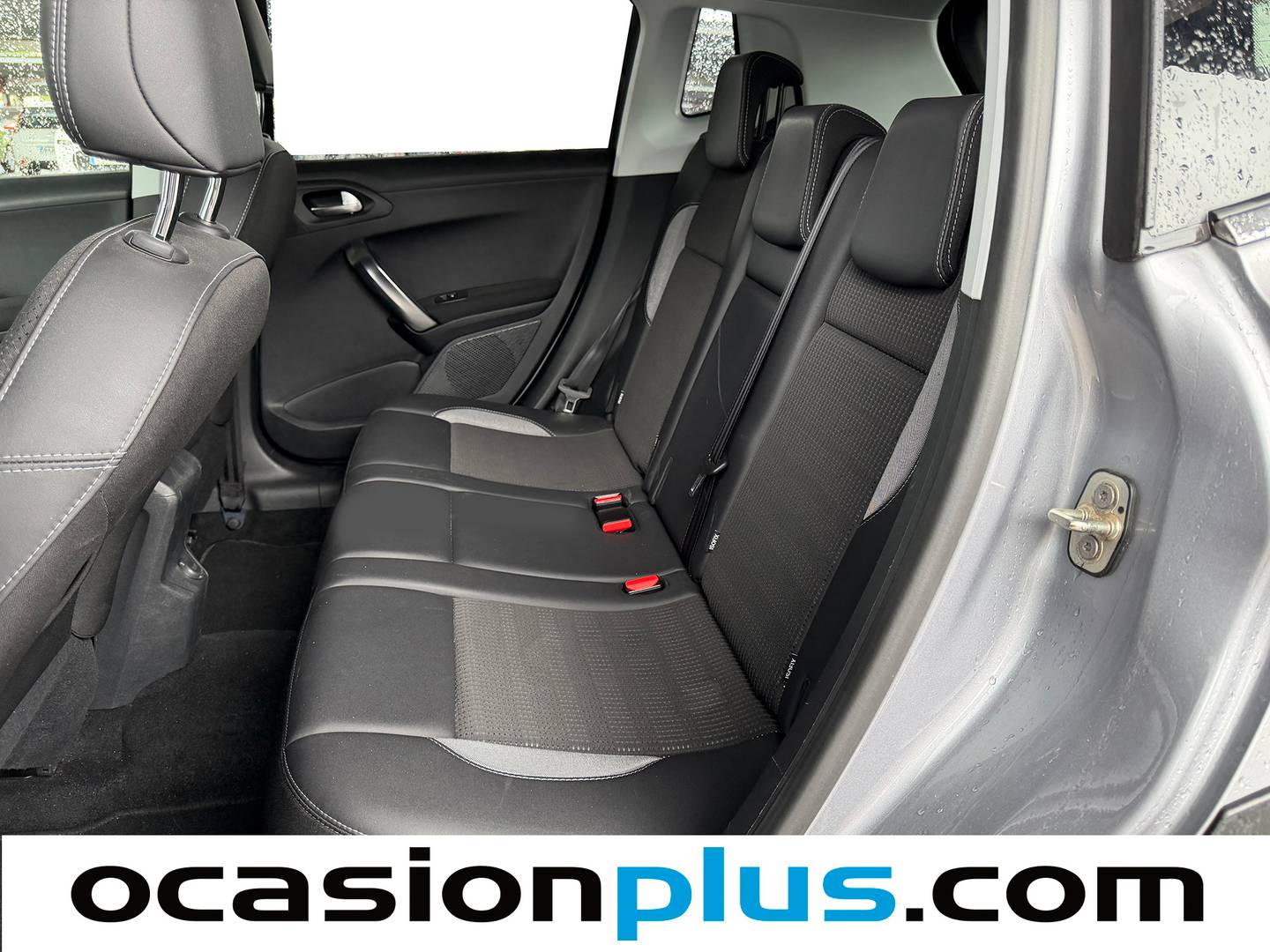 Foto asientos traseros Peugeot 2008 Peugeot 2008 BlueHDi 100 Allure (100 CV)