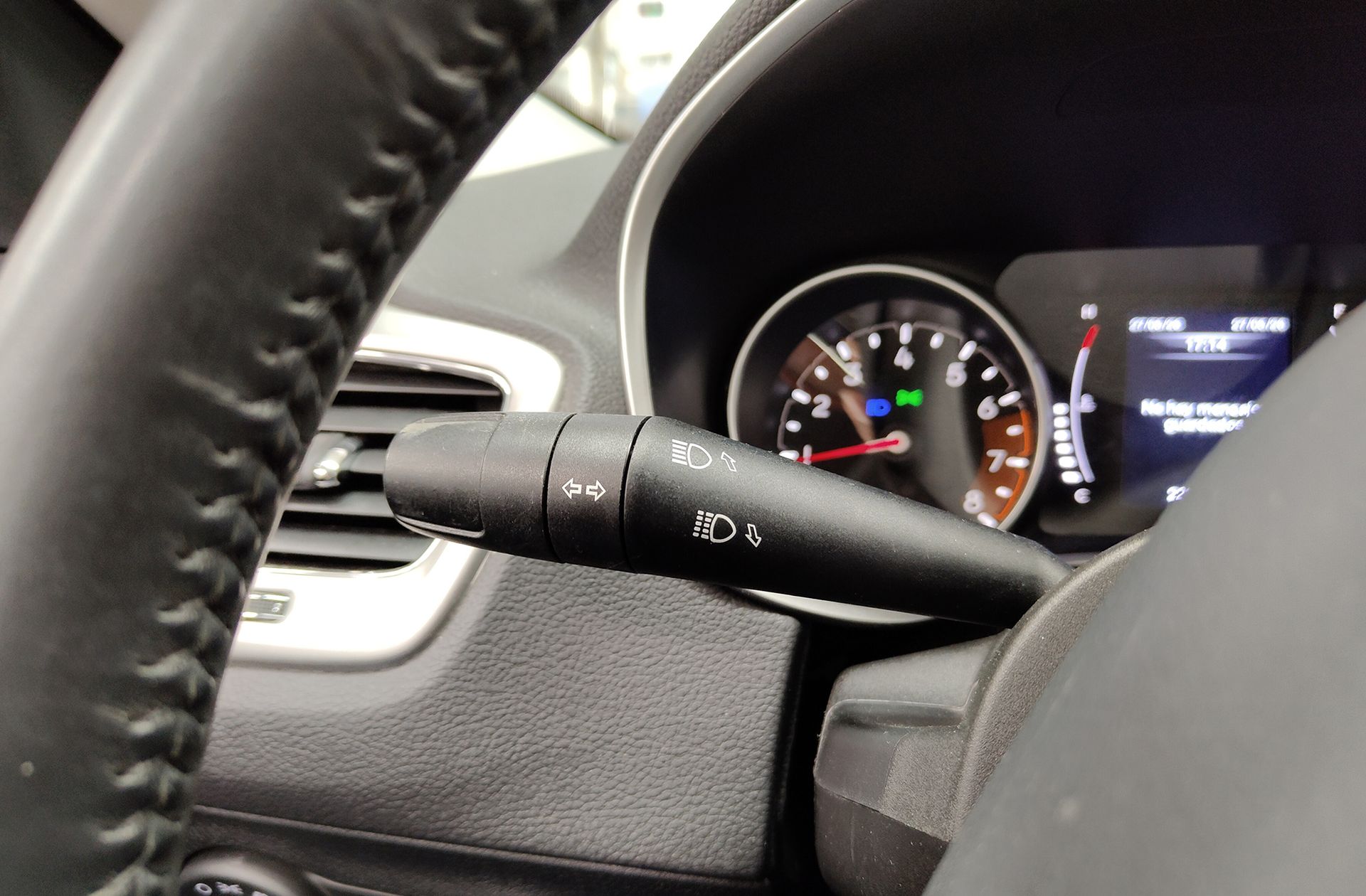 Jeep Compass 1.4 MultiAir Sport 4x2 - foto 24