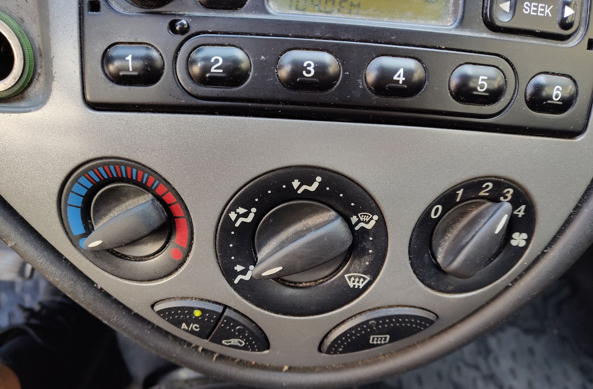 Ford Focus 1.6 Trend - foto 21