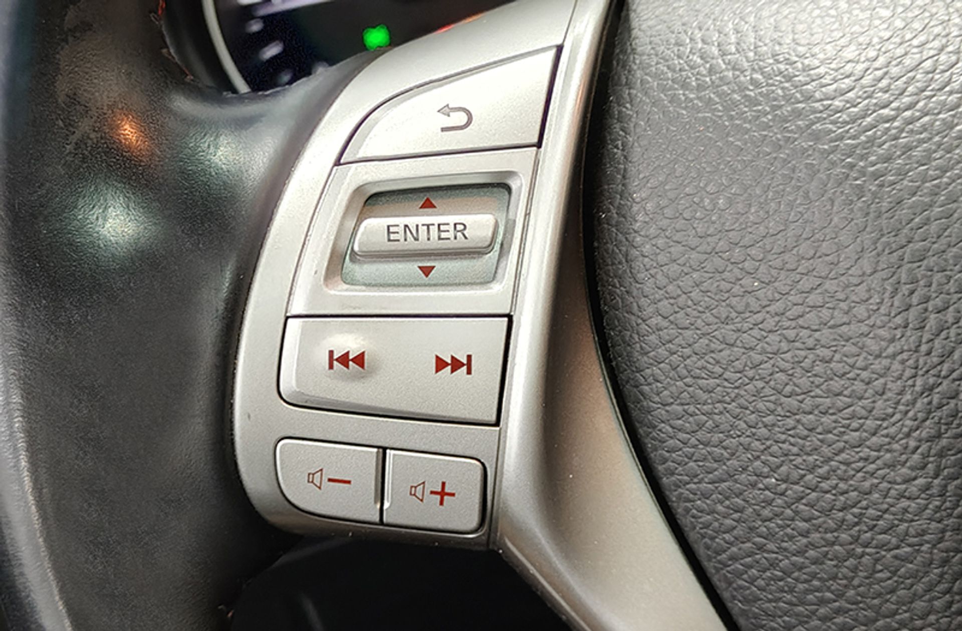 Nissan Qashqai dCi 130 Tekna 4x2 XTronic - foto 23