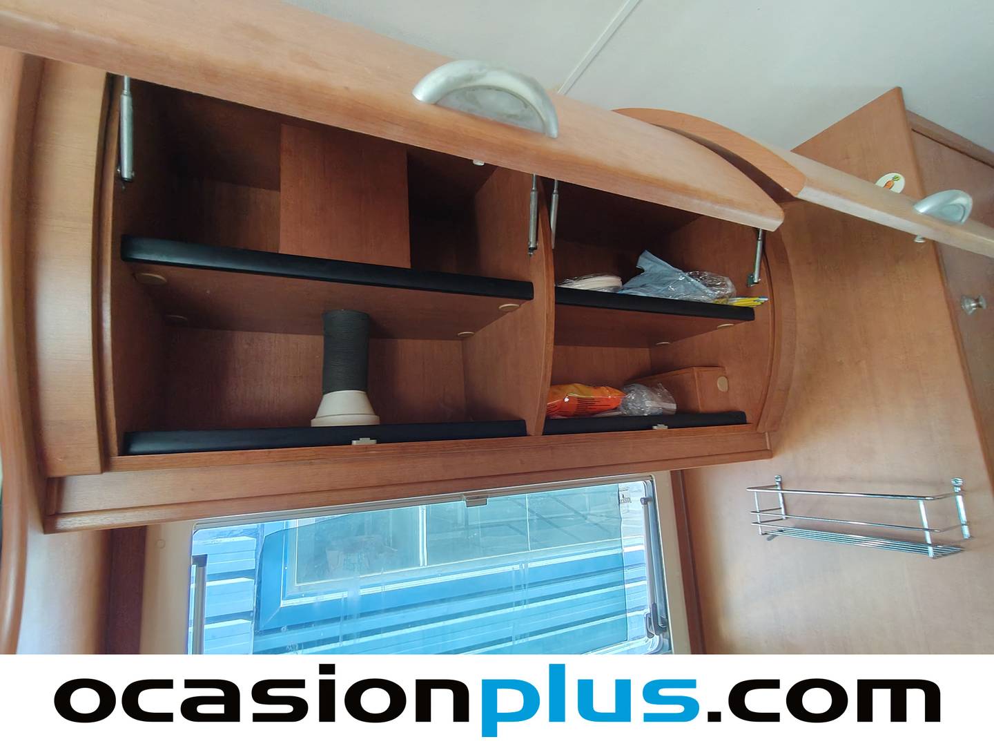 Foto Benimar ANTHUS Benimar ANTHUS 2.3 Diesel 5000 LF (110 CV) 4 Plazas