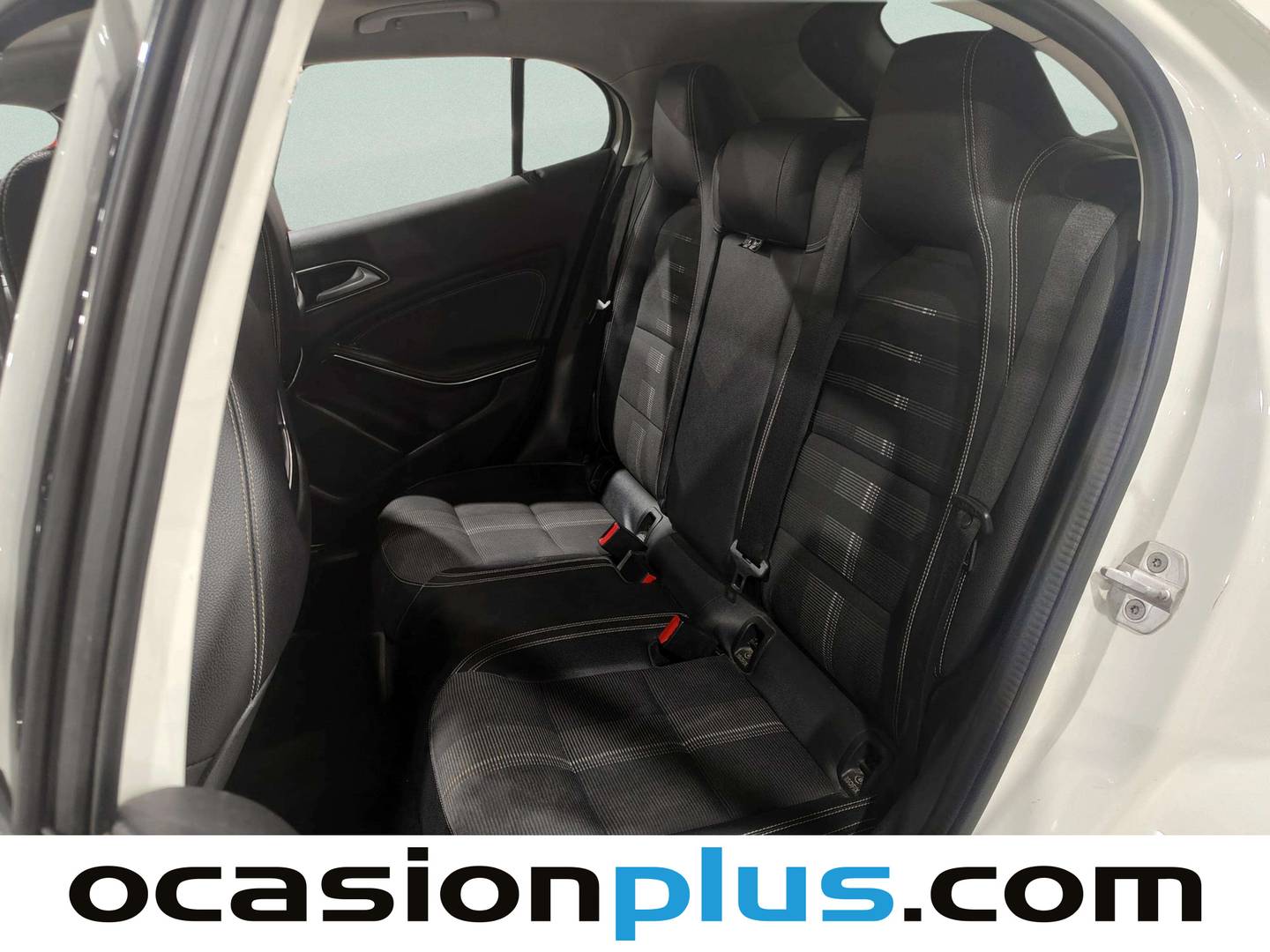 Foto asientos traseros Mercedes GLA Mercedes-Benz GLA 200 d (136 CV)