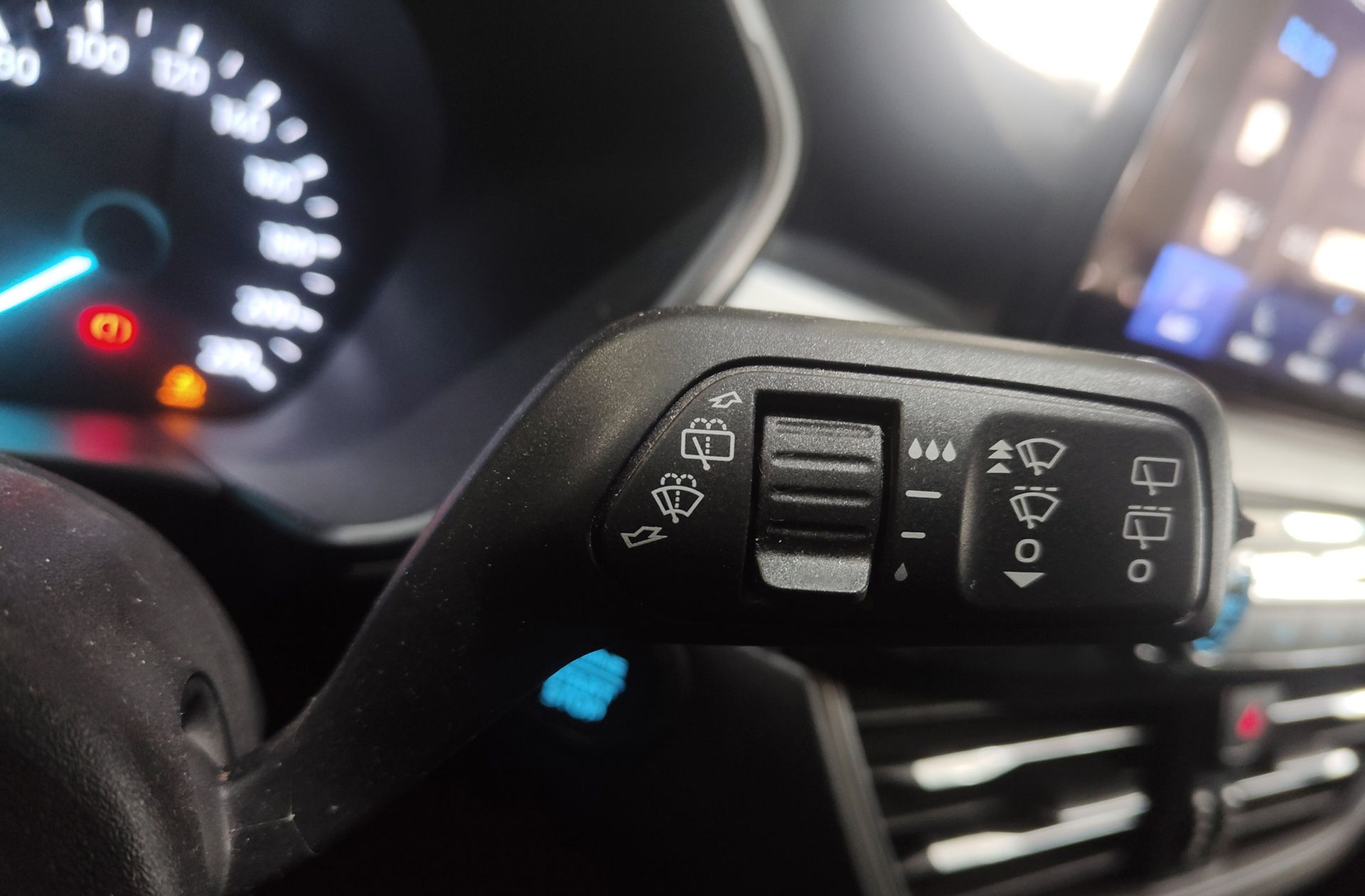 Ford Kuga 1.5 EcoBlue Trend - foto 26