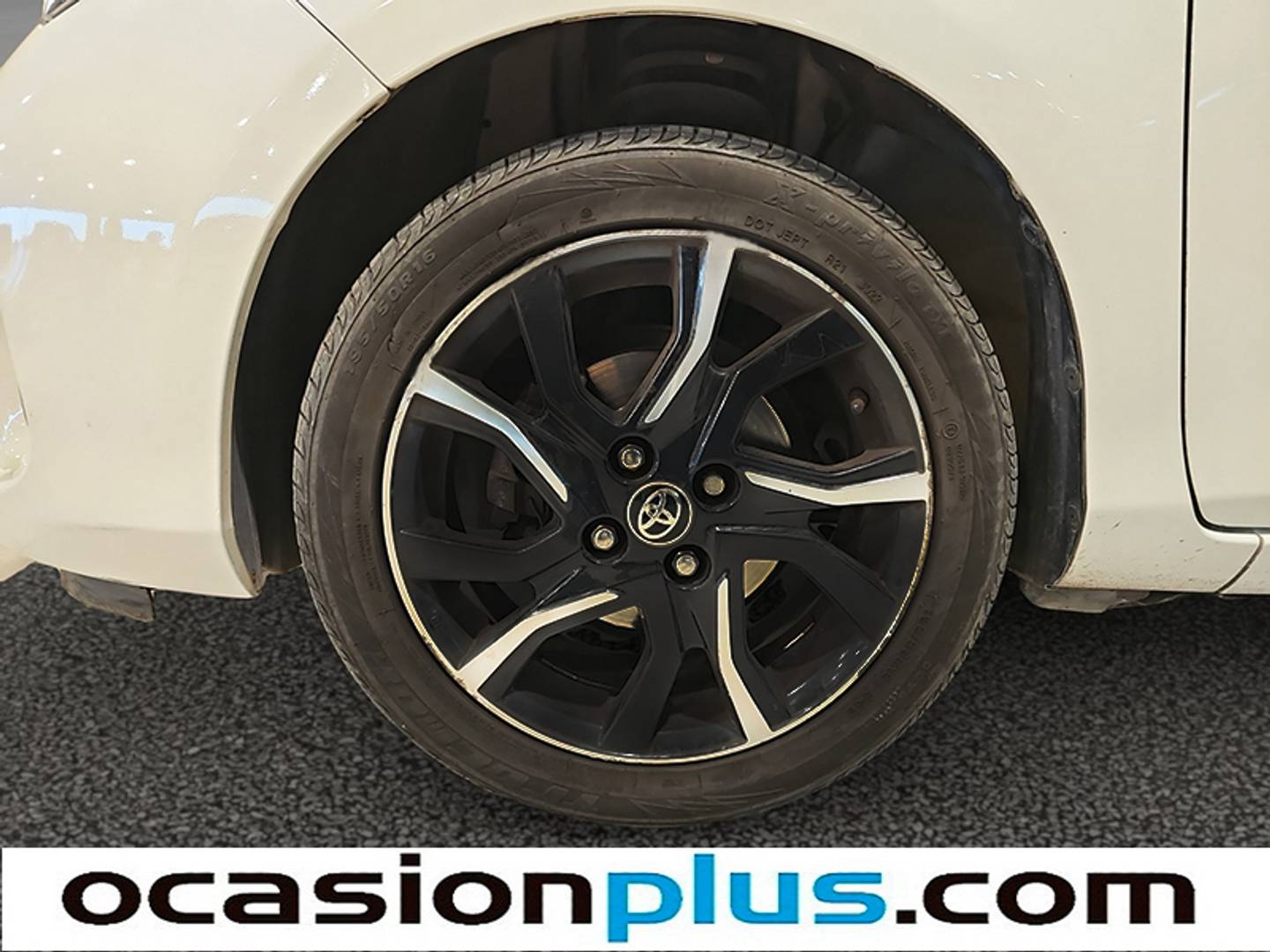 Foto Toyota Yaris Toyota Yaris 1.3 100 Feel (99 CV)