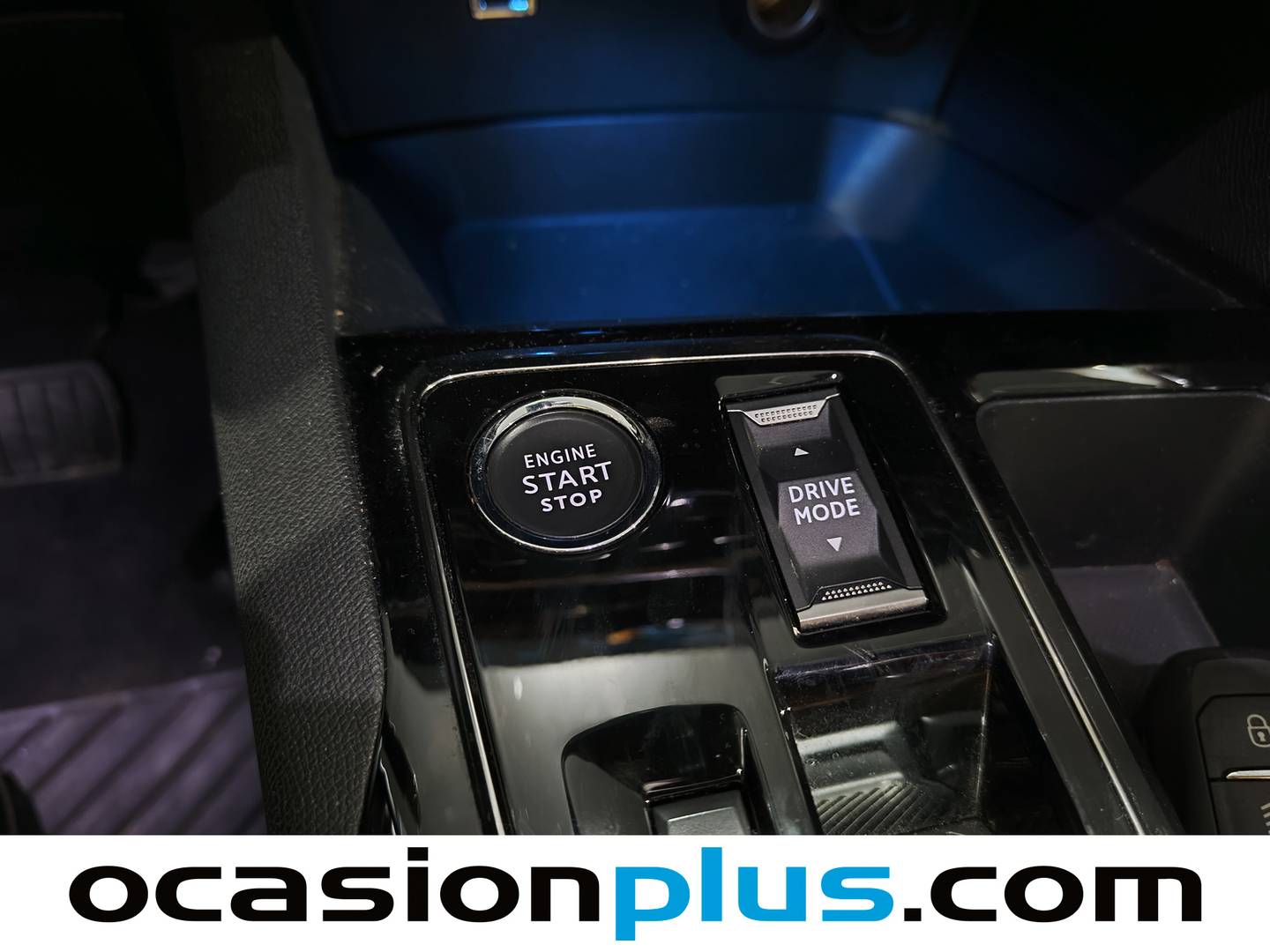 Foto Peugeot 3008 Hybrid Peugeot 3008 Hybrid 300 Allure Pack e-EAT8  (300 CV)