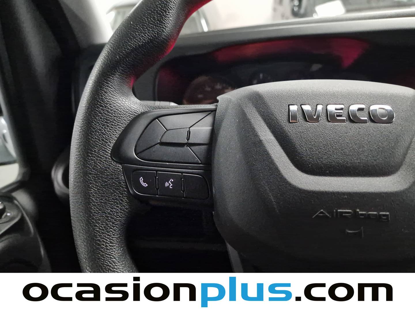 Equipamiento del Iveco Daily Iveco Daily Furgon 35S 16H V 3520/H2 (156 CV) 3 Plazas