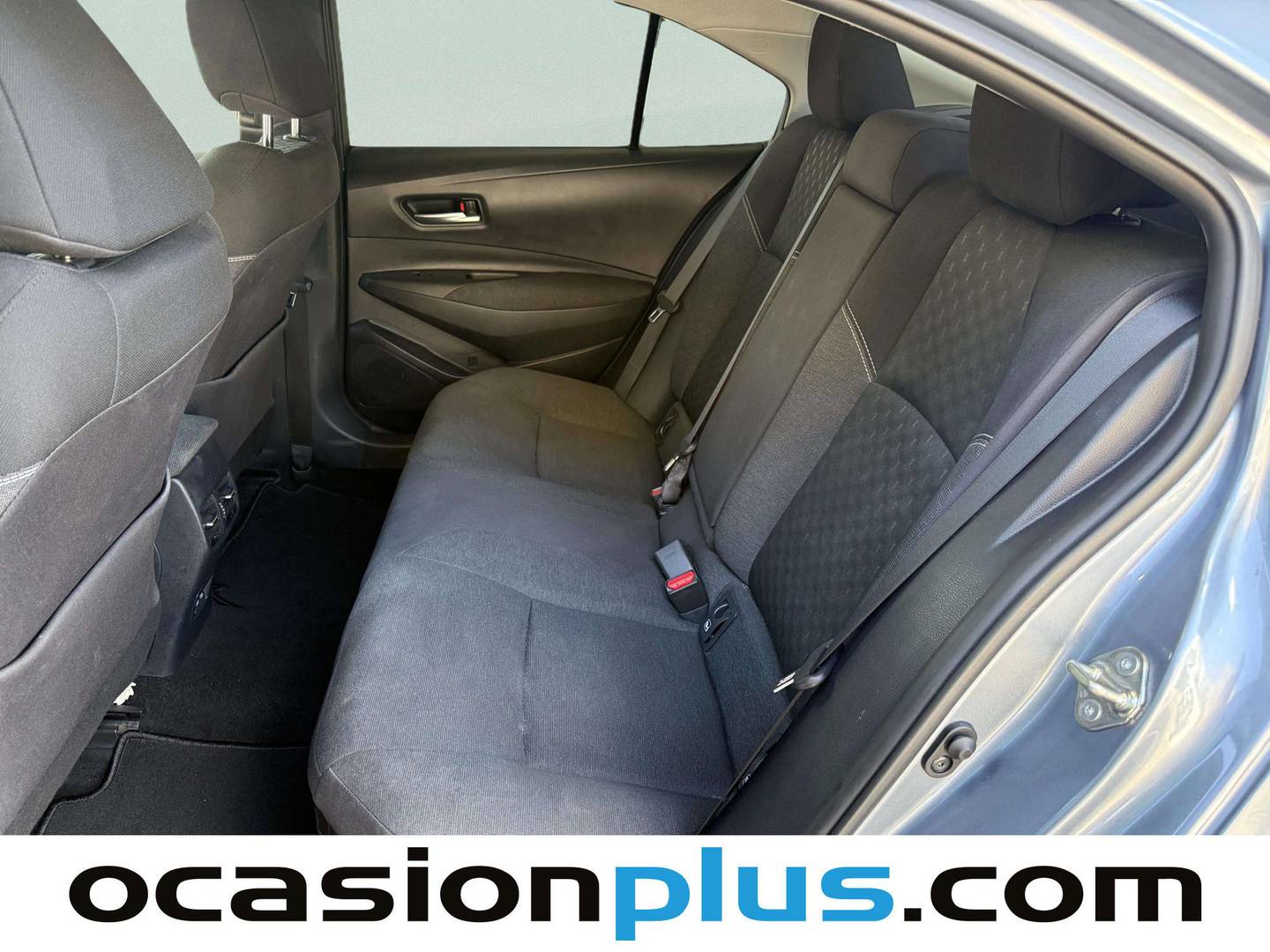 Foto asientos traseros Toyota Corolla Toyota Corolla 140H Style (140 CV)