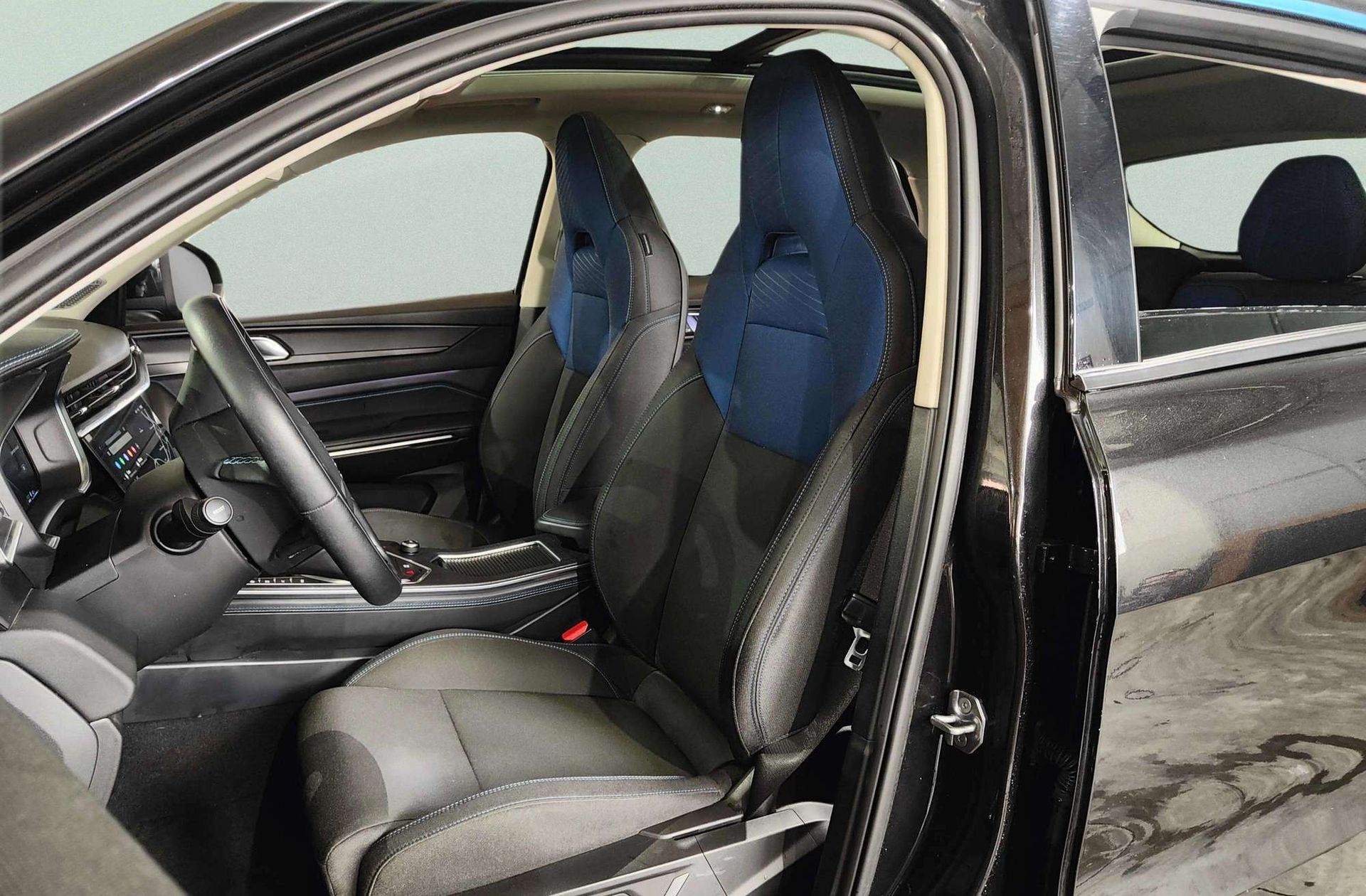 Lynk & Co 01 1.5 PHEV - foto 14