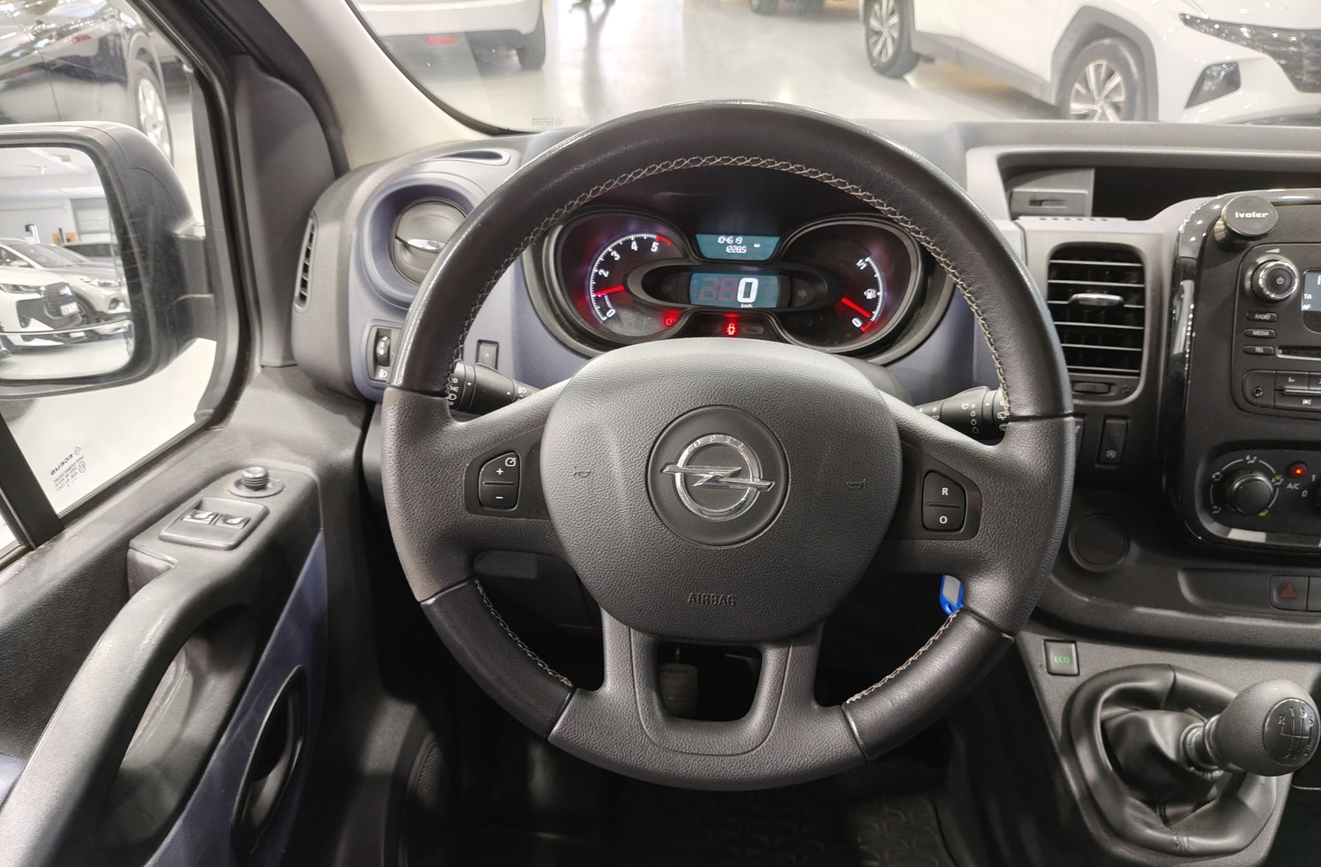 Opel Vivaro 1.6CDTI L1 2.7t Combi-9 plazas - foto 17