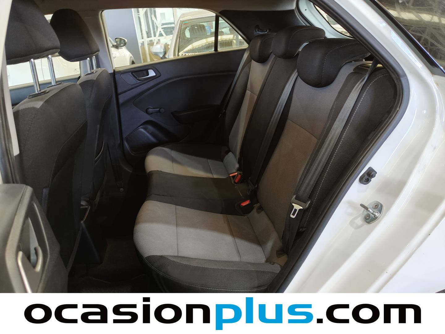 Foto asientos traseros Hyundai i20 Hyundai i20 1.2 MPI Essence LE (75 CV)