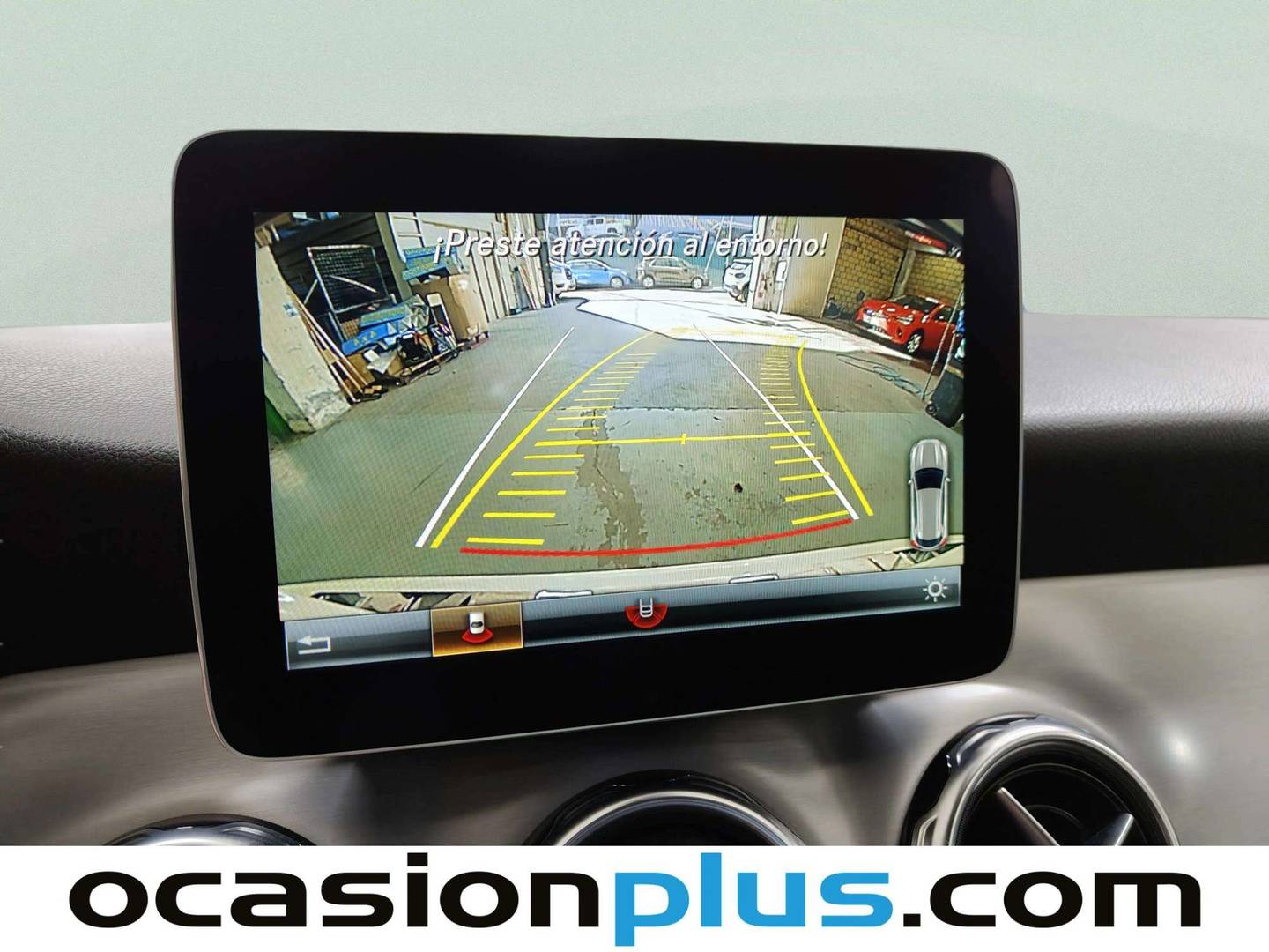 Equipamiento del Mercedes GLA Mercedes-Benz GLA 220 d AMG Line (177 CV)