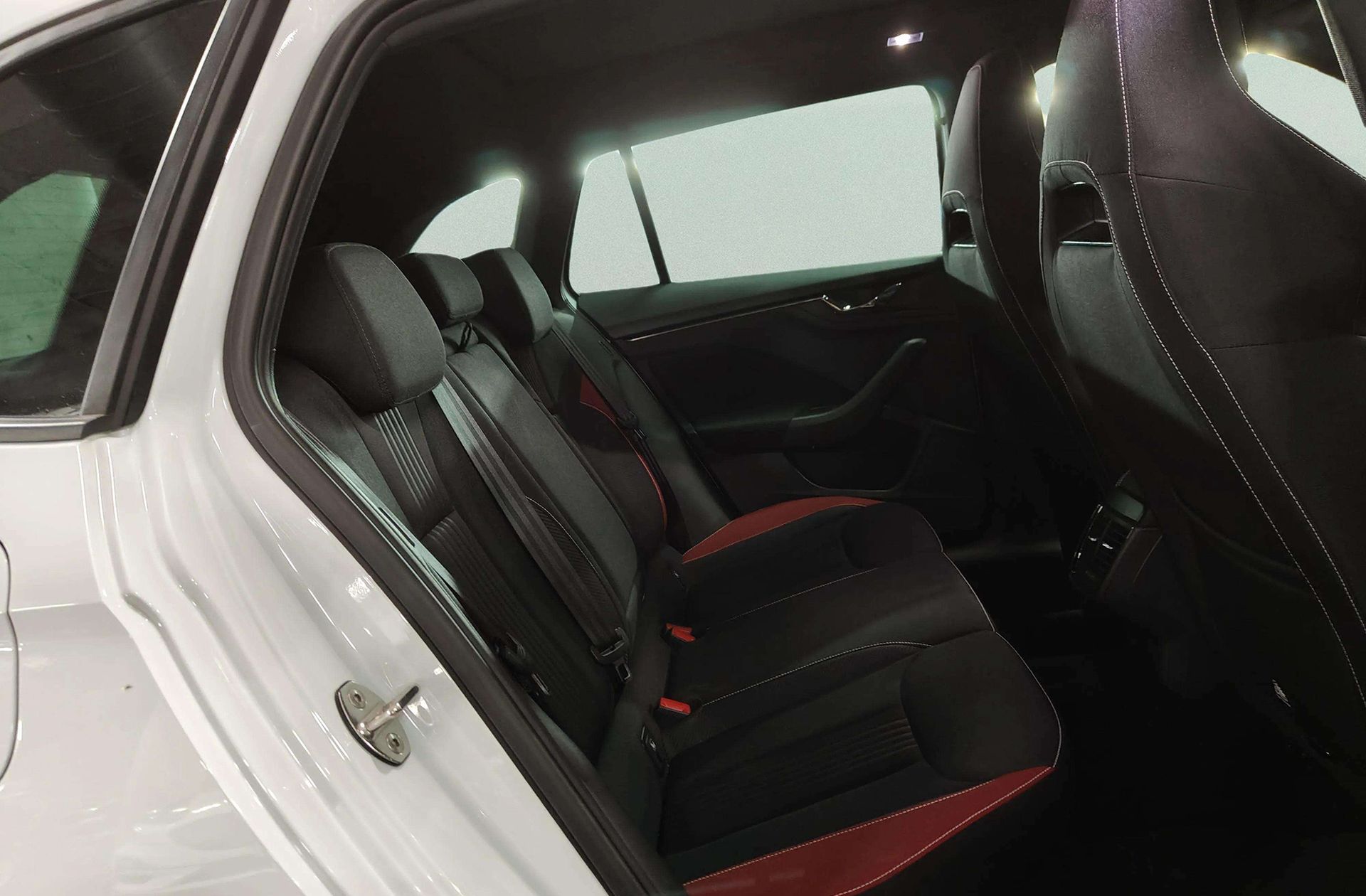 Škoda Scala 1.5 TSI Montecarlo - foto 21