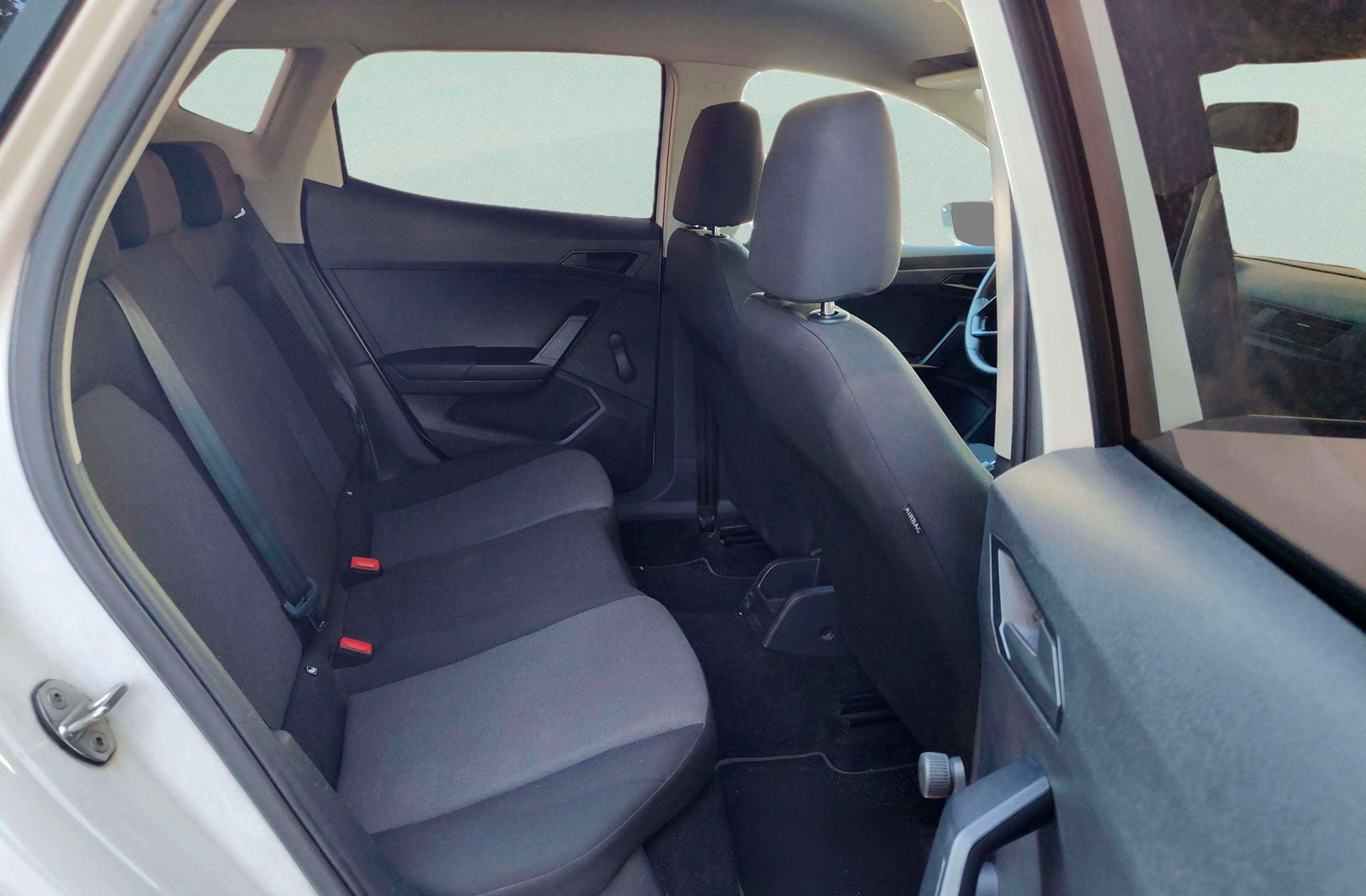 SEAT Ibiza 1.6 TDI Reference Plus - foto 13