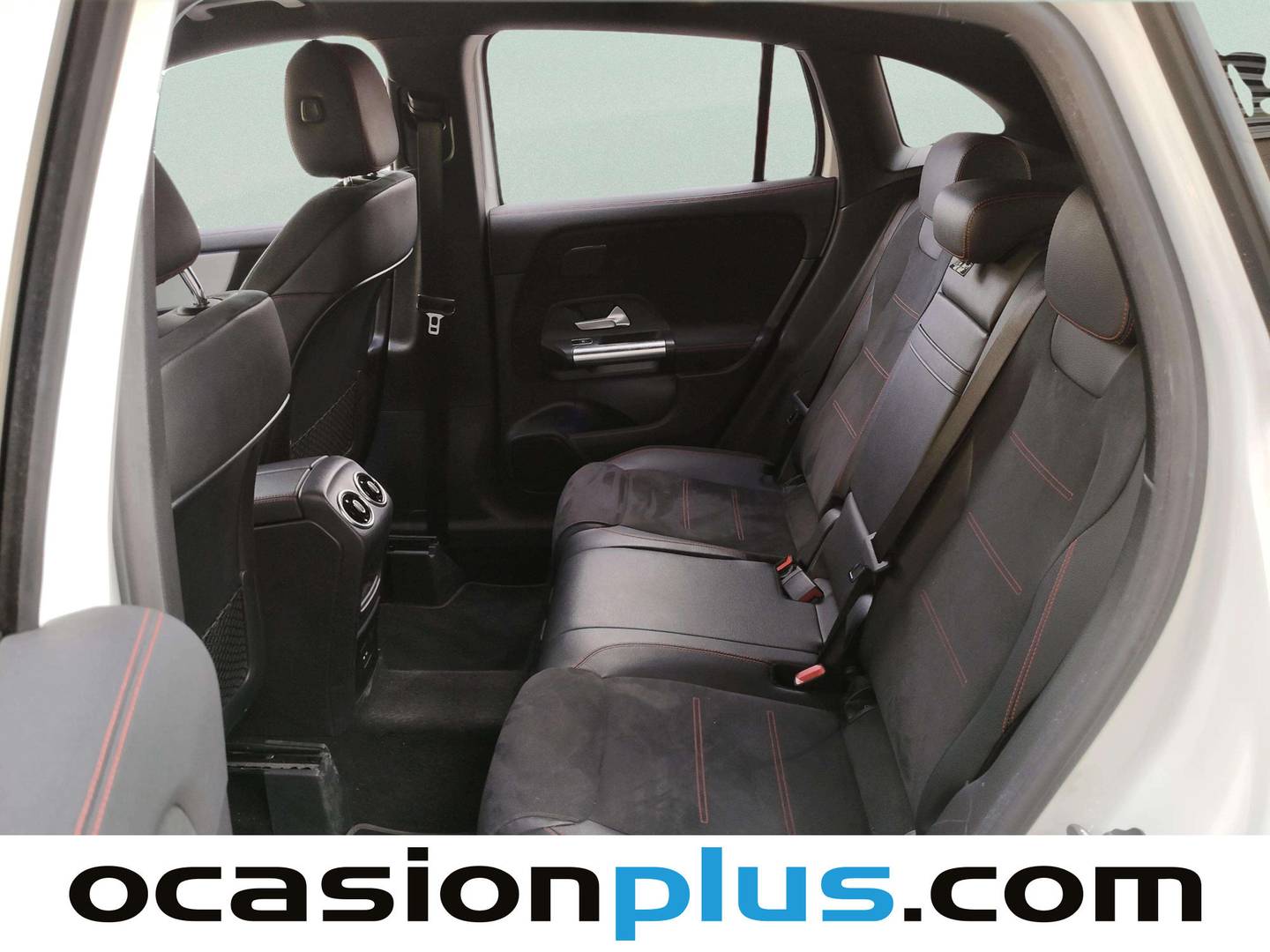 Foto asientos traseros Mercedes GLA Mercedes GLA 250 e (218 CV) Pack AMG