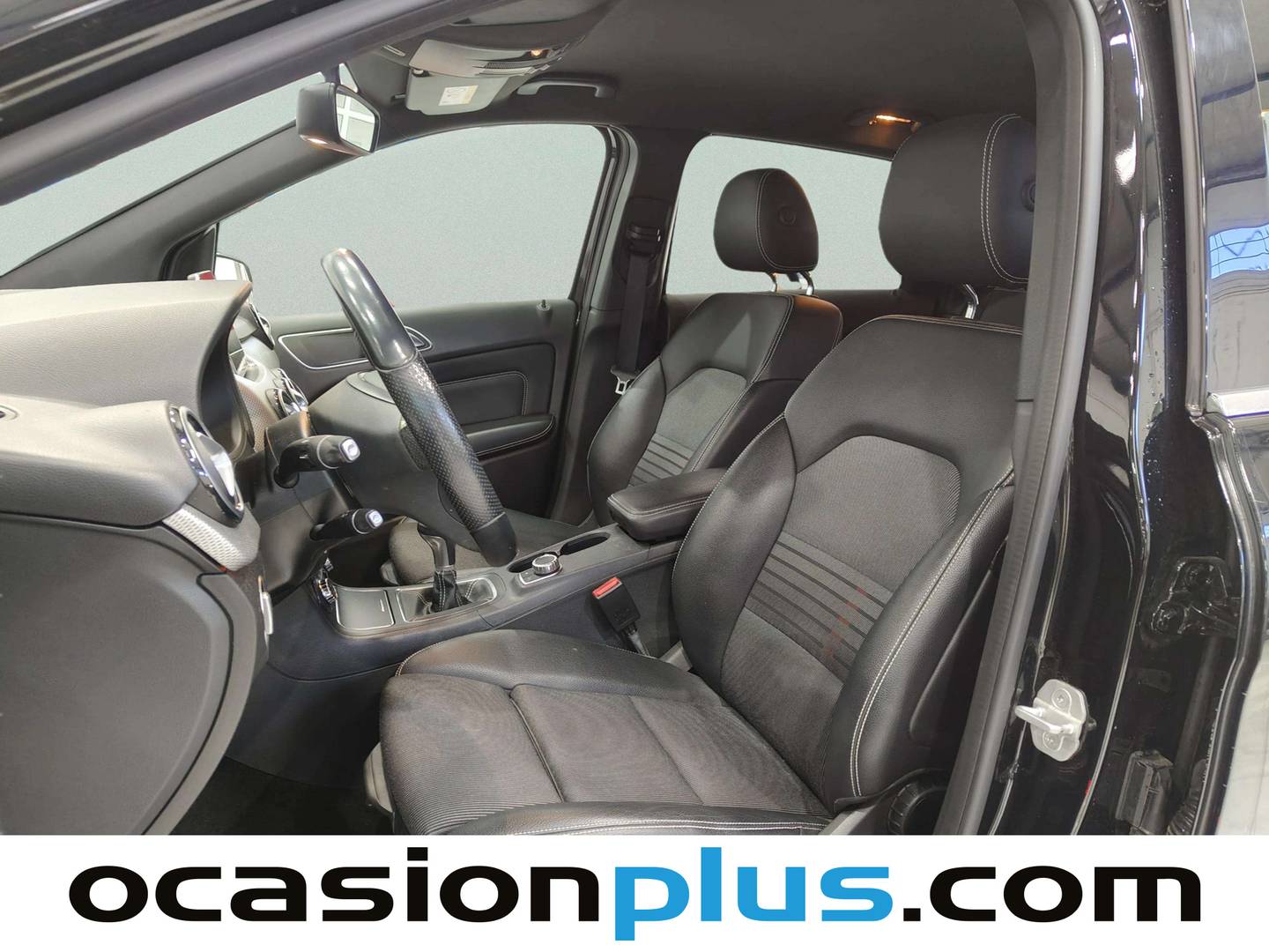 Foto asientos delanteros Mercedes Clase B Mercedes Clase B 180 d (109 CV)