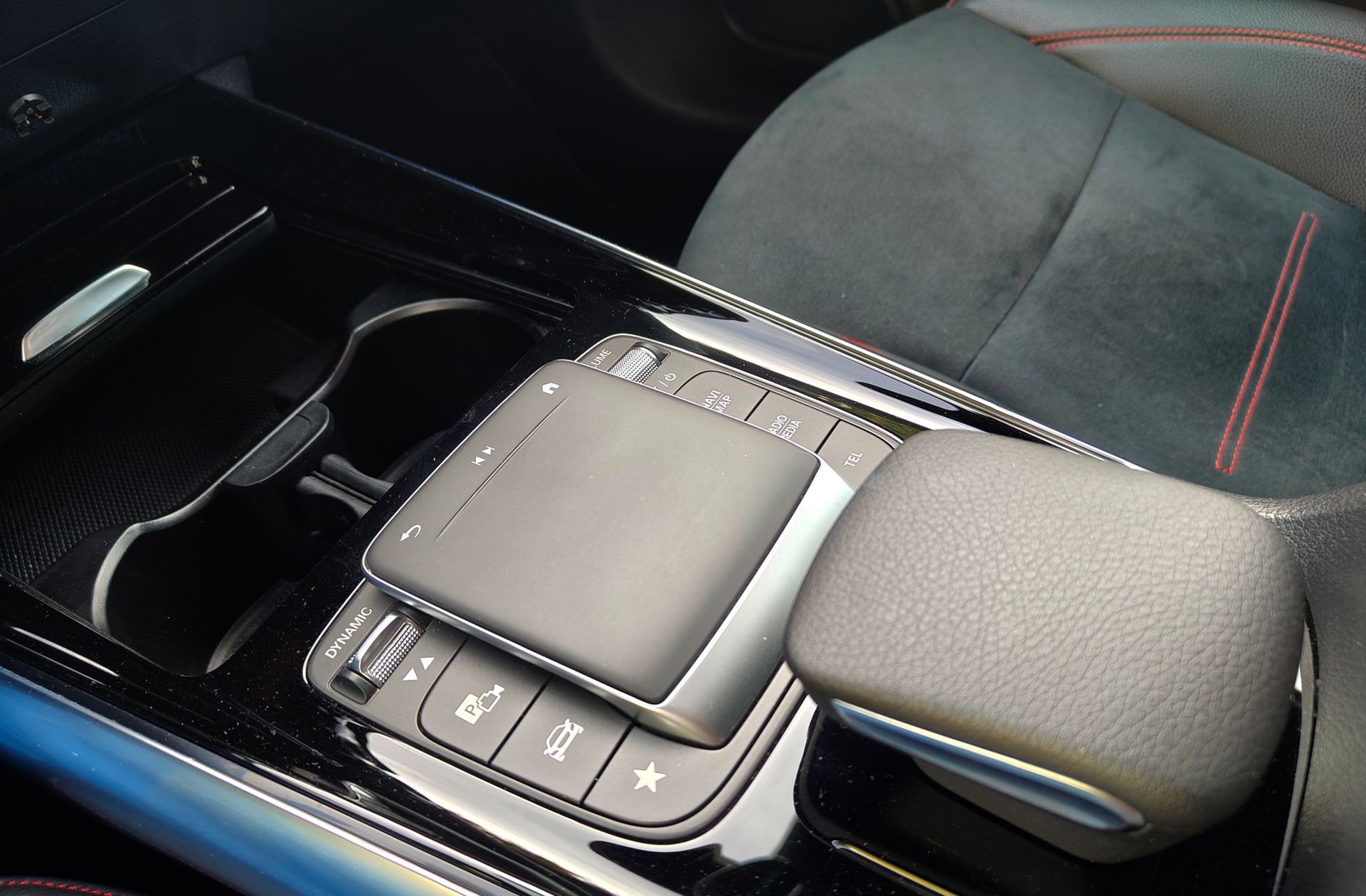 Mercedes-Benz GLA 200 - foto 30