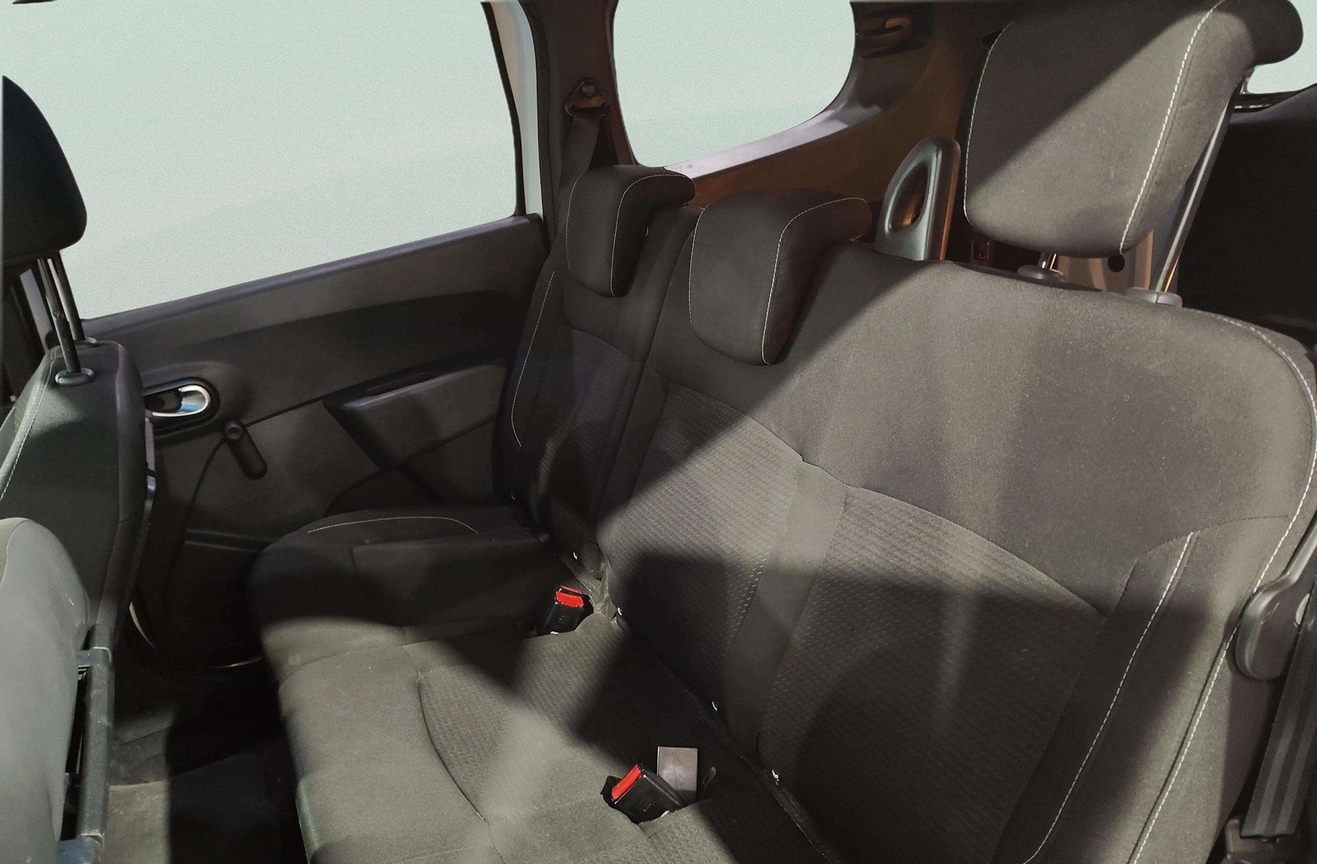 Dacia Lodgy Laureate TCe 7 plazas - foto 9