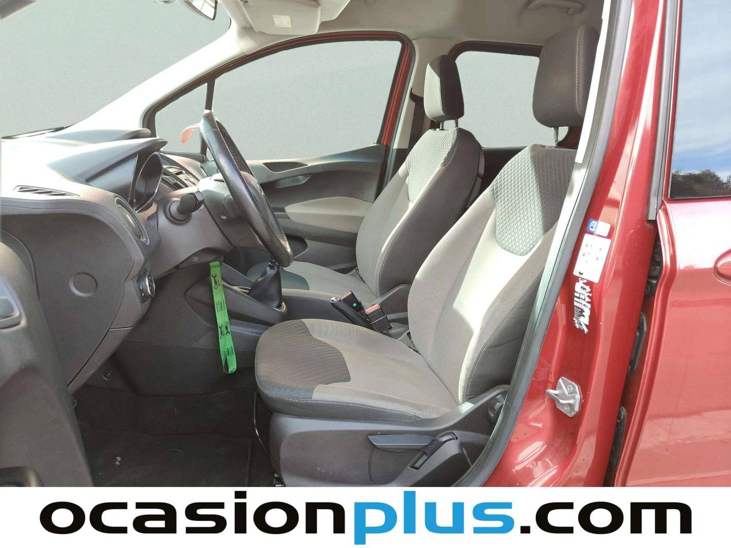 Foto asientos delanteros Ford Tourneo Courier Ford Tourneo Courier 1.0 EcoBoost Titanium (100 CV)