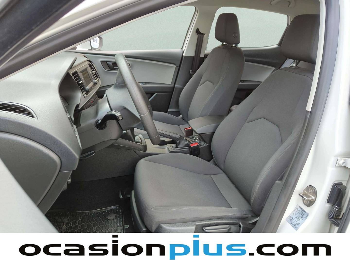 Foto asientos delanteros Seat León Seat León 1.0 EcoTSI Reference Edition (115 CV)