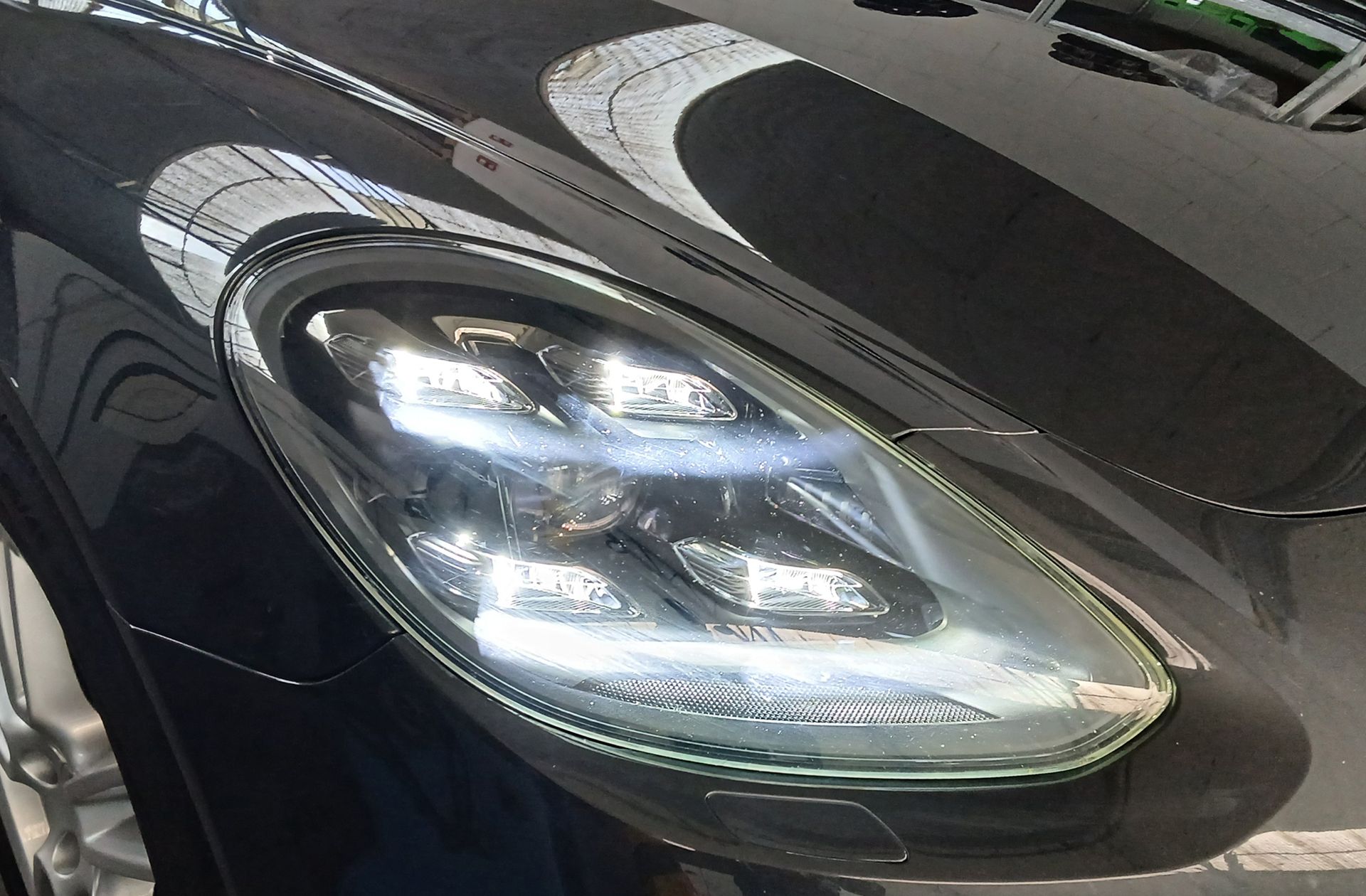 Porsche Panamera 4 E-Hybrid - foto 14