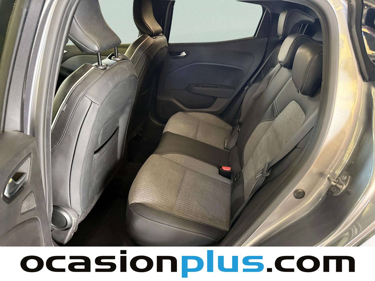 Foto asientos traseros Renault Clio Renault Clio Techno E-Tech full Híbrido (143 CV)