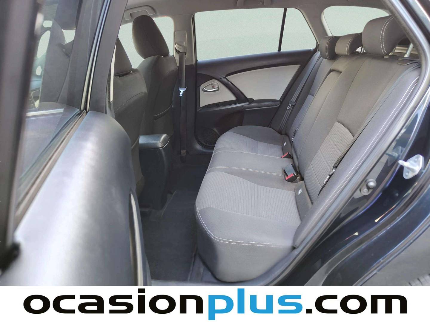 Foto asientos traseros Toyota Avensis Toyota Avensis Touring Sports 2.0 150D (143 CV)
