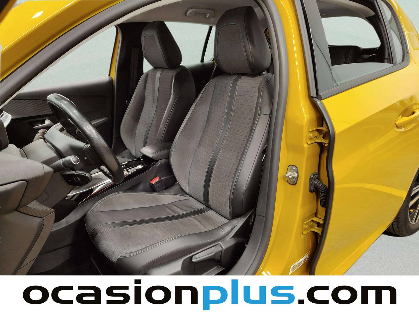 Foto asientos delanteros Peugeot 208 Peugeot 208 PureTech 100 Allure (100 CV)