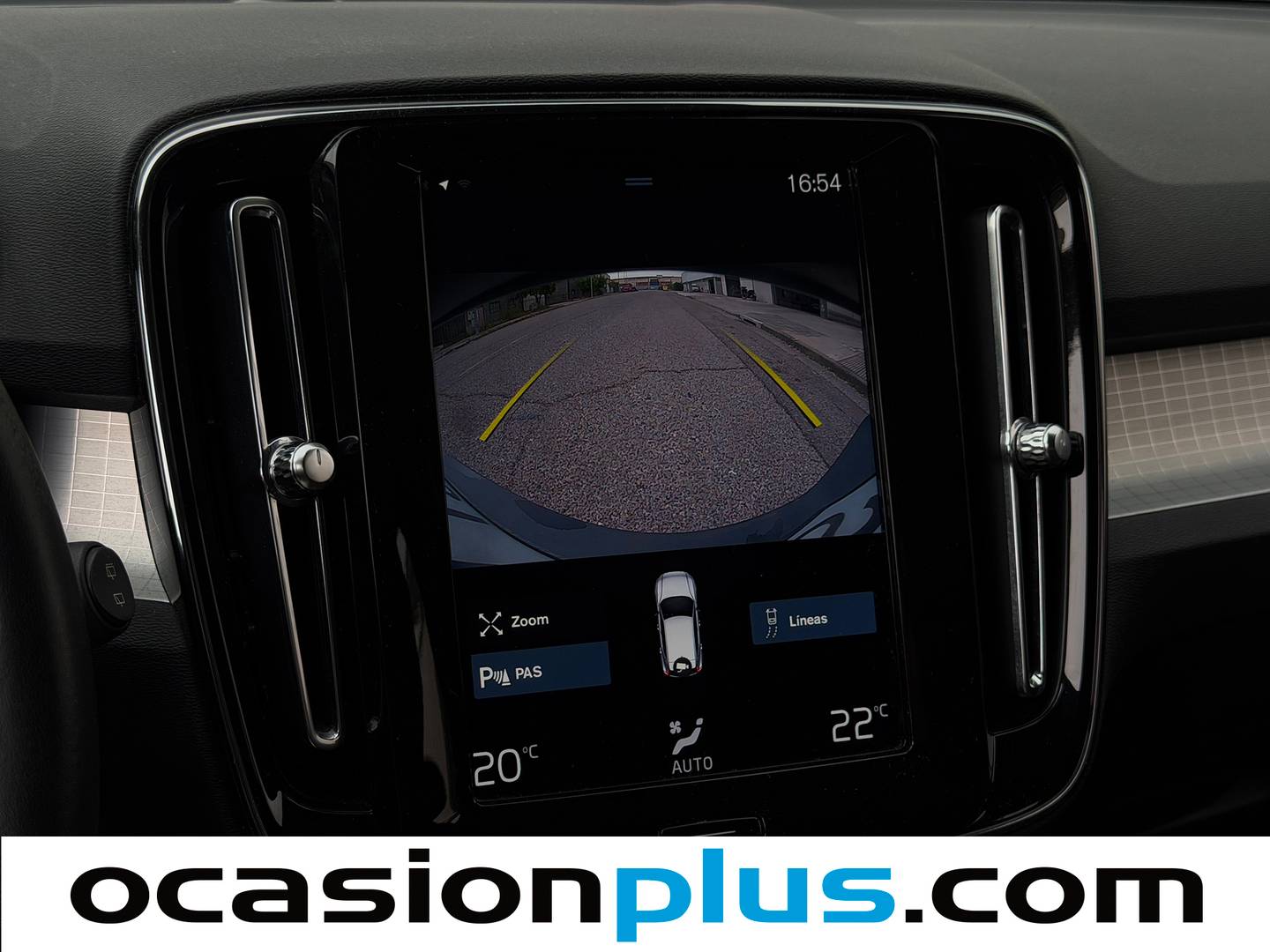 Equipamiento del Volvo XC40 Volvo XC40 T3 Momentum Pro (163 CV)