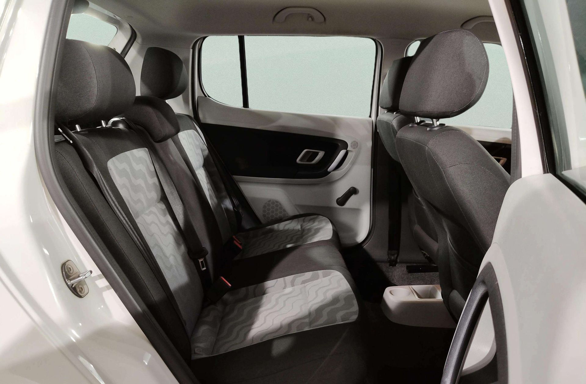 Škoda Fabia 1.2 Young - foto 13