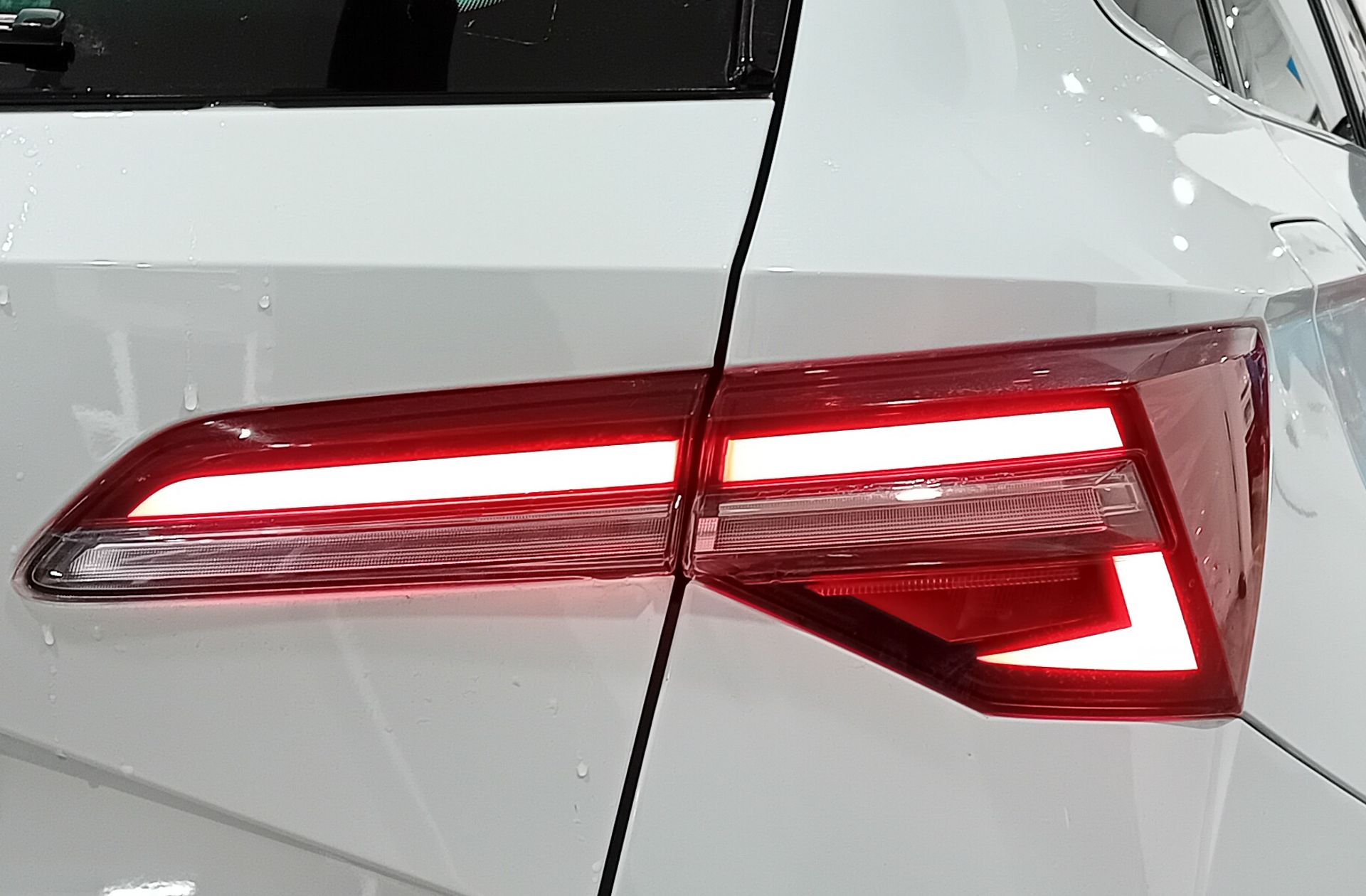 Škoda Karoq 2.0 TDI Selection - foto 15