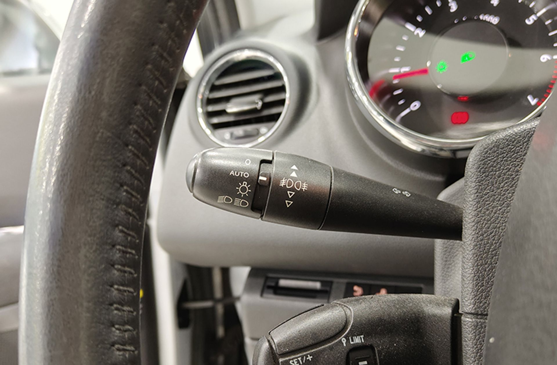 Peugeot 5008 Active VTi 7 plazas - foto 24