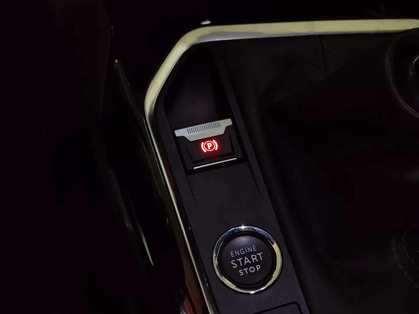 Foto Peugeot 3008 Peugeot 3008 PureTech 130 S&S Allure Pack (130 CV)