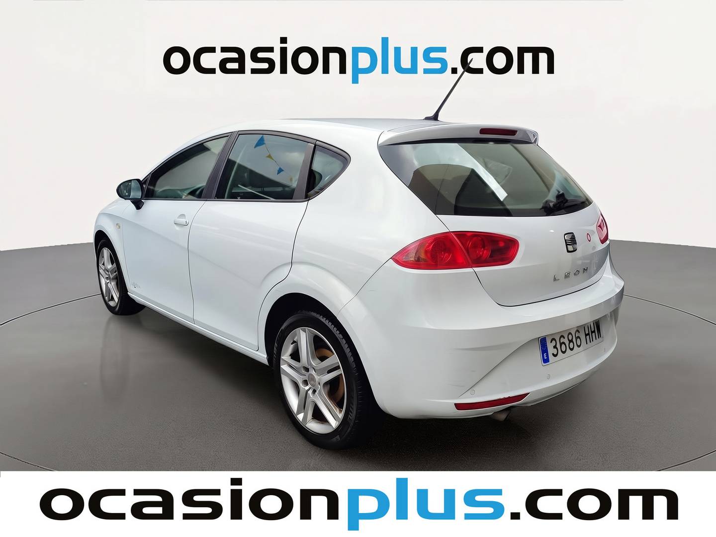 Foto trasera Seat León Seat León 1.6 TDI Style Copa DSG (105 CV) derecha