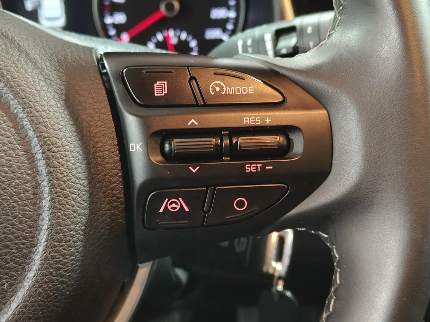 Foto KIA Stonic Kia Stonic 1.0 T-GDi MHEV Drive DCT (120 CV)